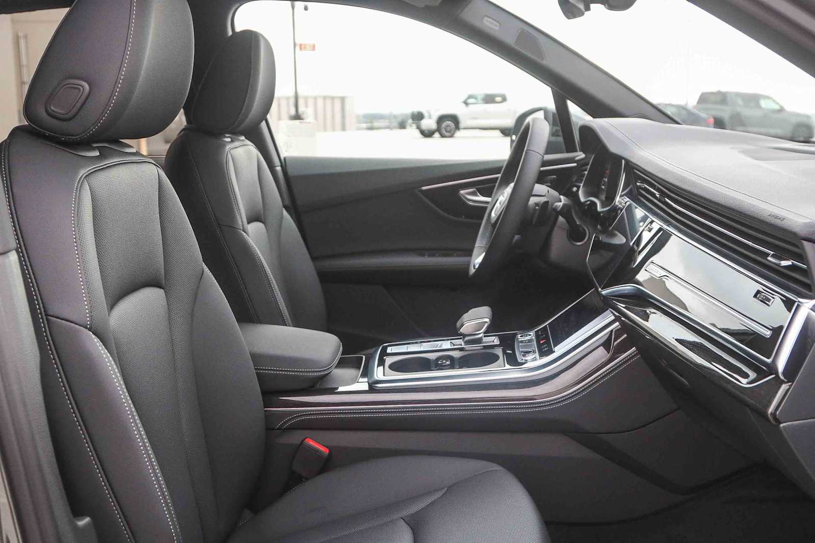 Thumbnail: 2026 Audi Q7 - 24