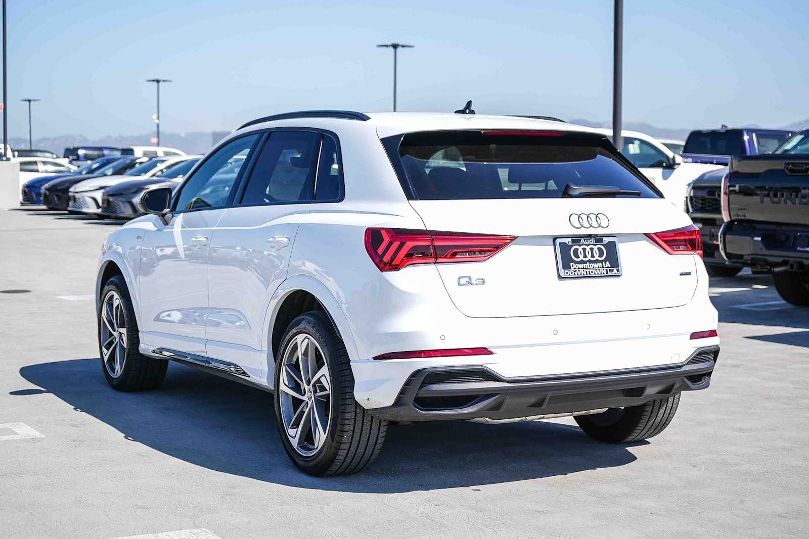 Thumbnail: 2025 Audi Q3 - 8