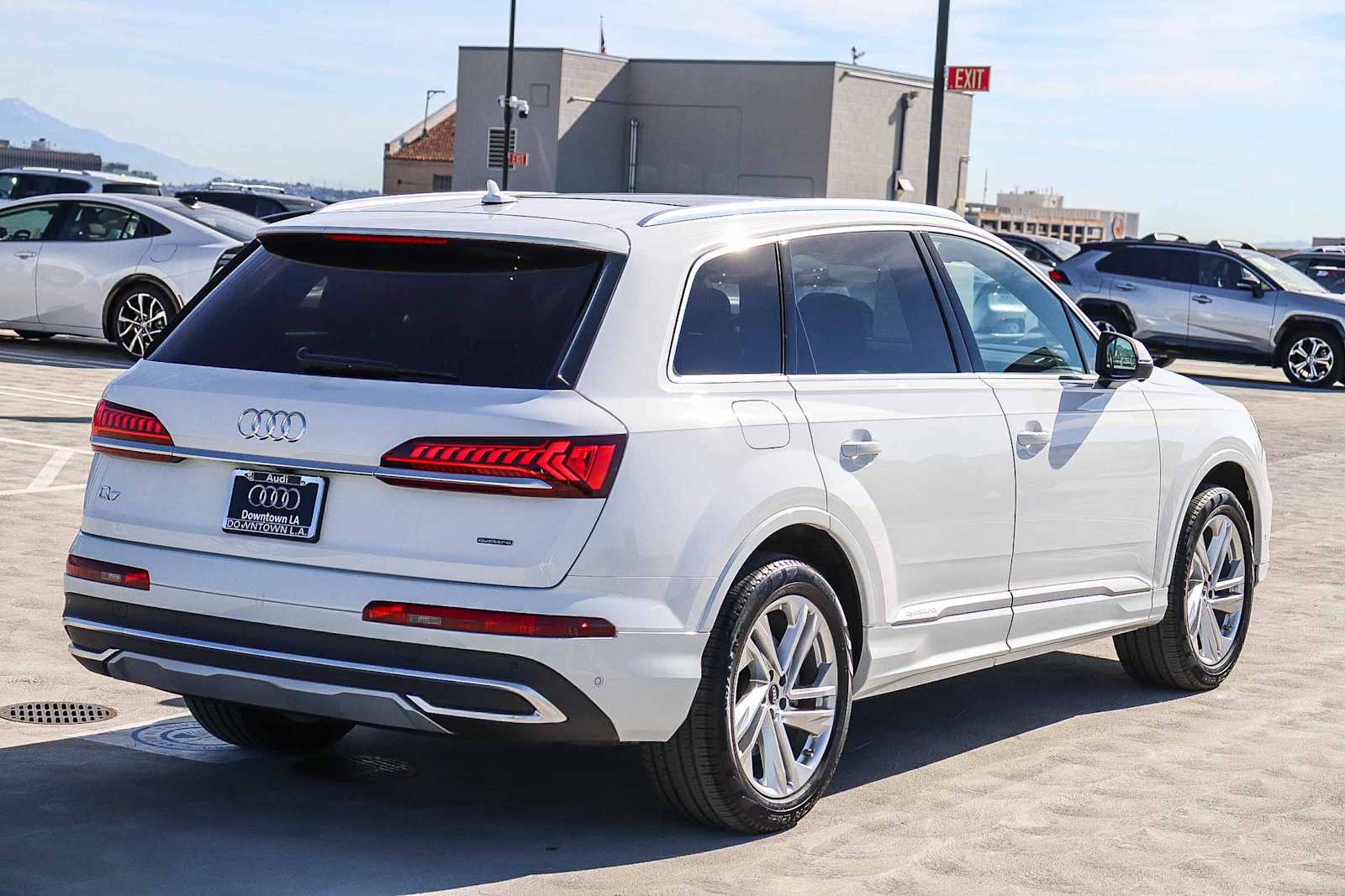 Thumbnail: 2023 Audi Q7 - 4