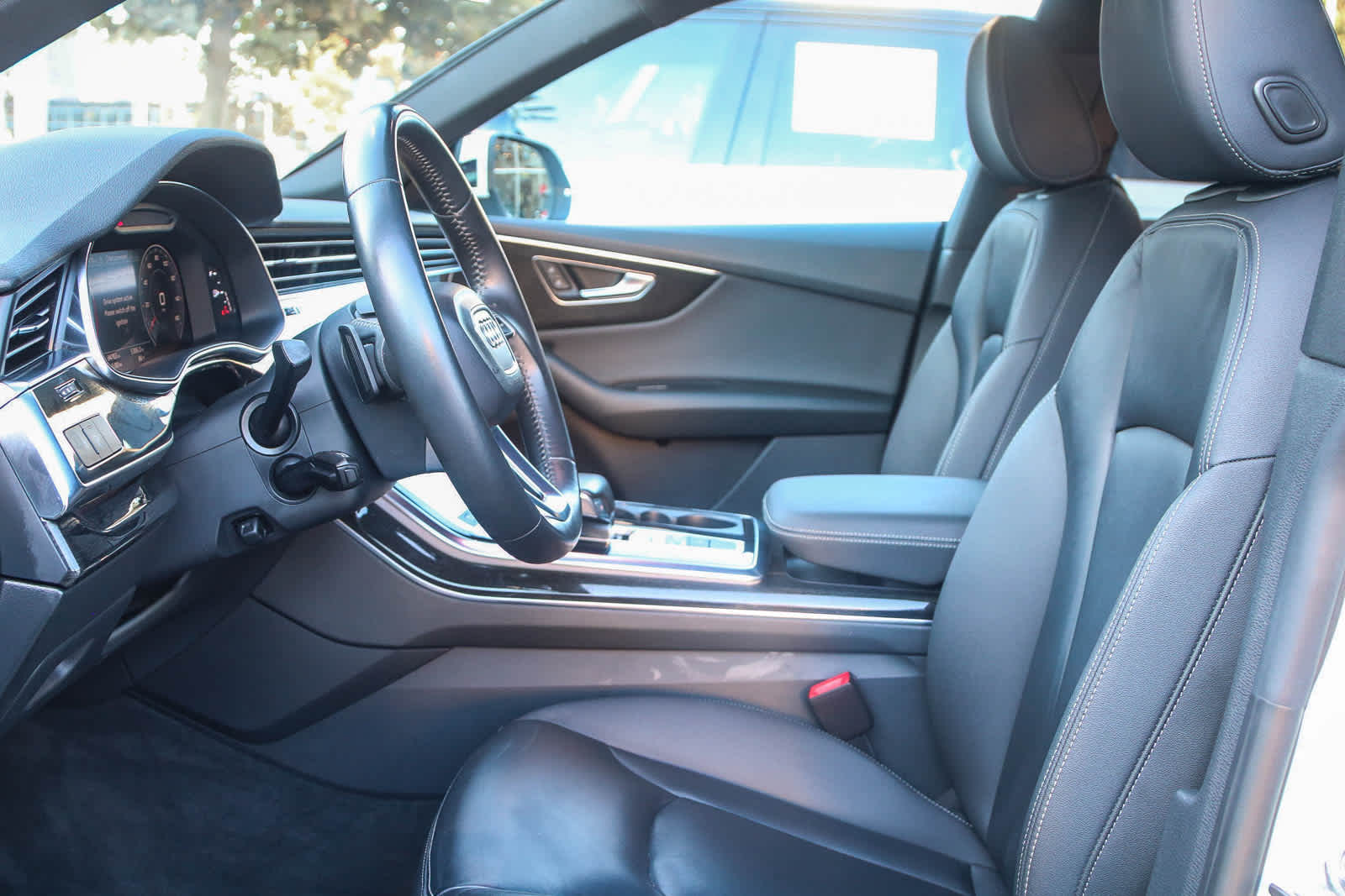 Thumbnail: 2019 Audi Q8 - 20