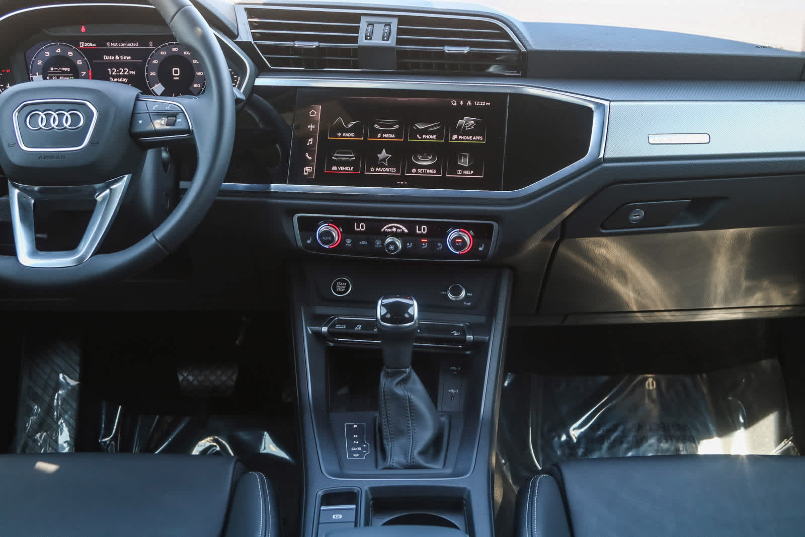 Thumbnail: 2025 Audi Q3 - 17