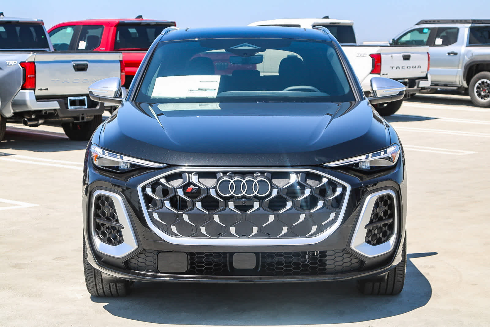 Thumbnail: 2025 Audi SQ5 - 2