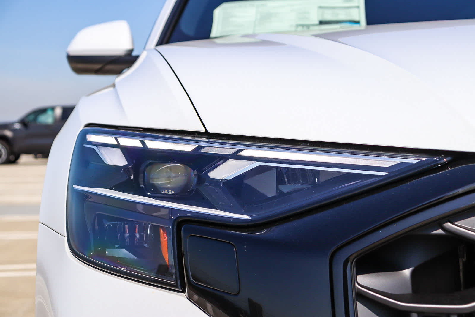 Thumbnail: 2026 Audi Q8 - 9