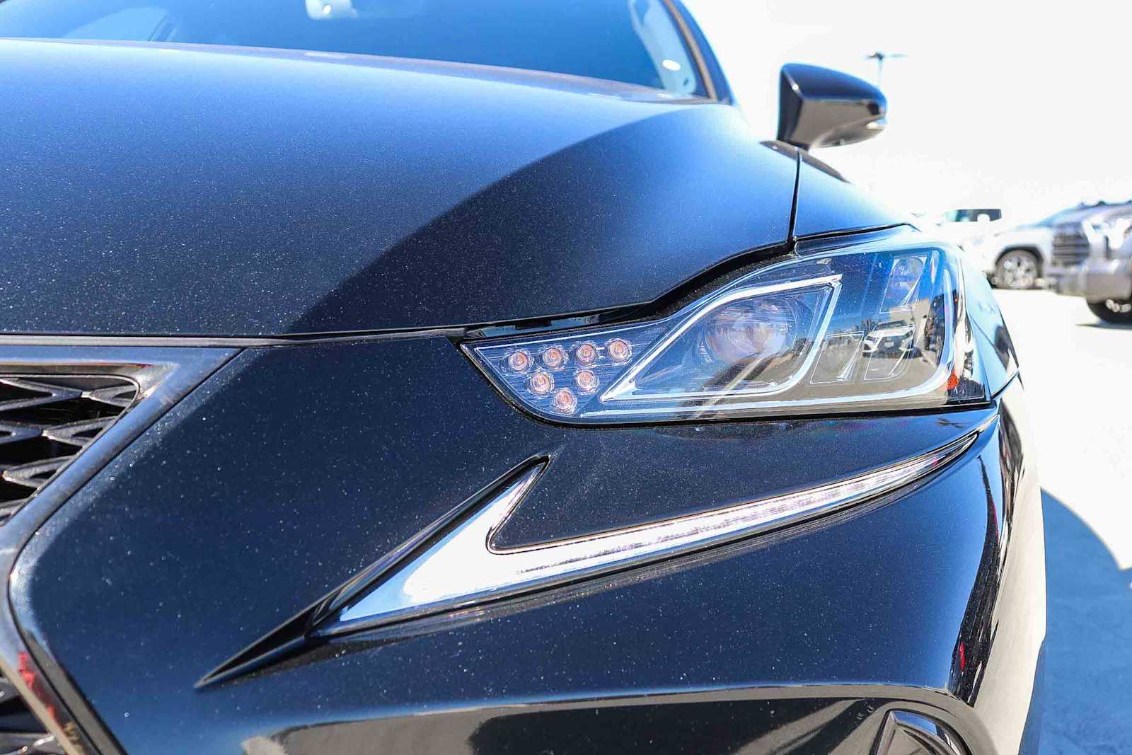 Thumbnail: 2019 Lexus IS - 7