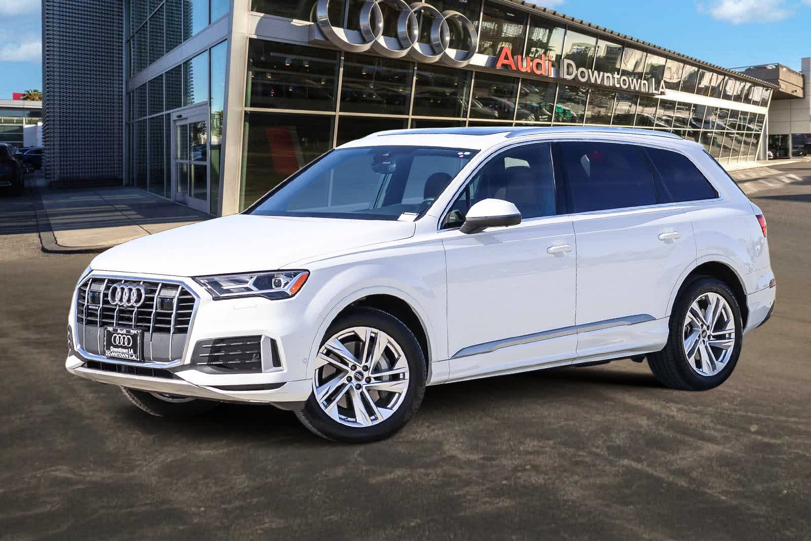 Thumbnail: 2023 Audi Q7 - 1