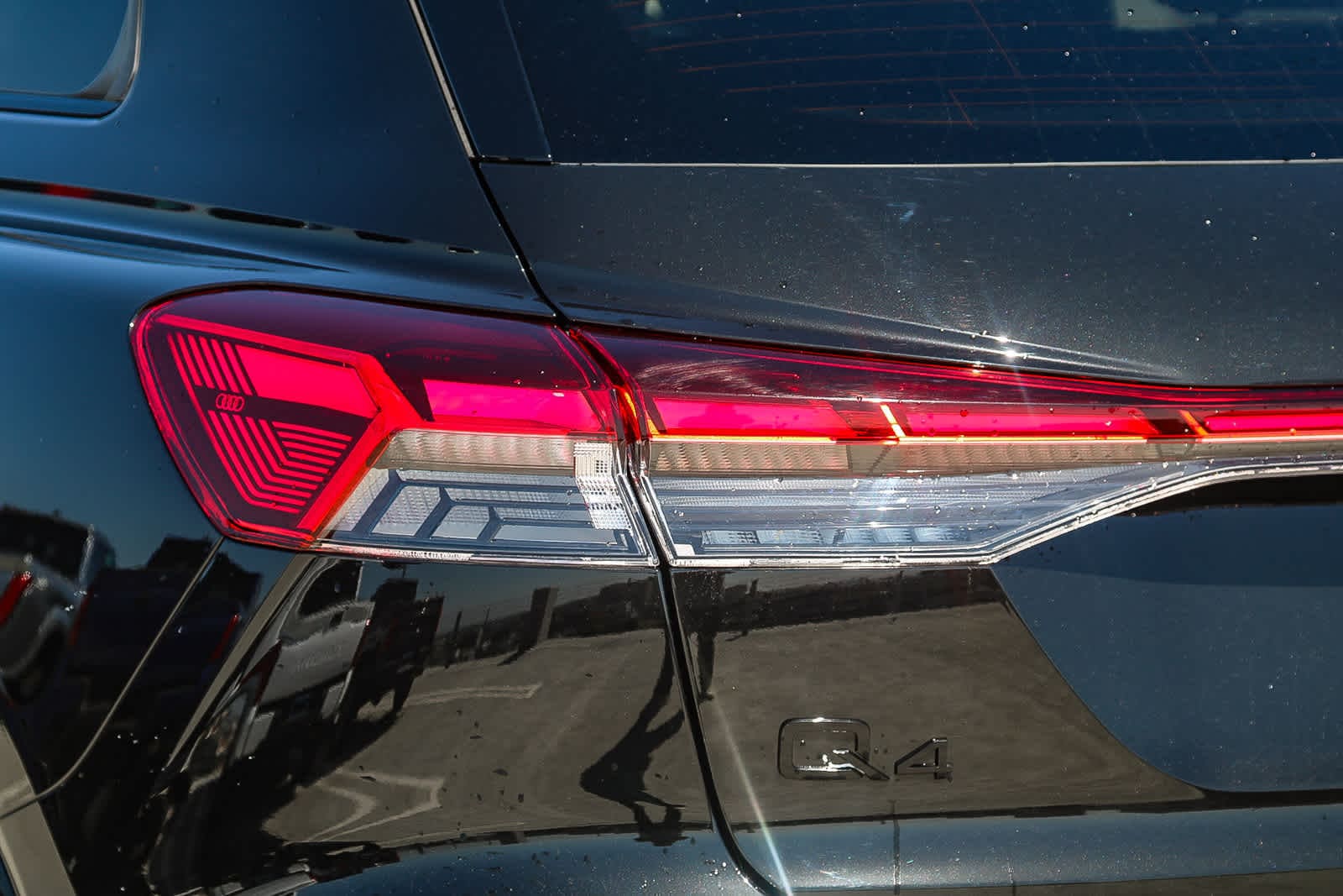 Thumbnail: 2024 Audi Q4 e-tron - 9