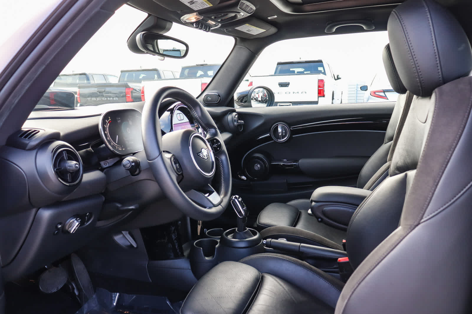 Thumbnail: 2023 MINI Cooper Hardtop - 21