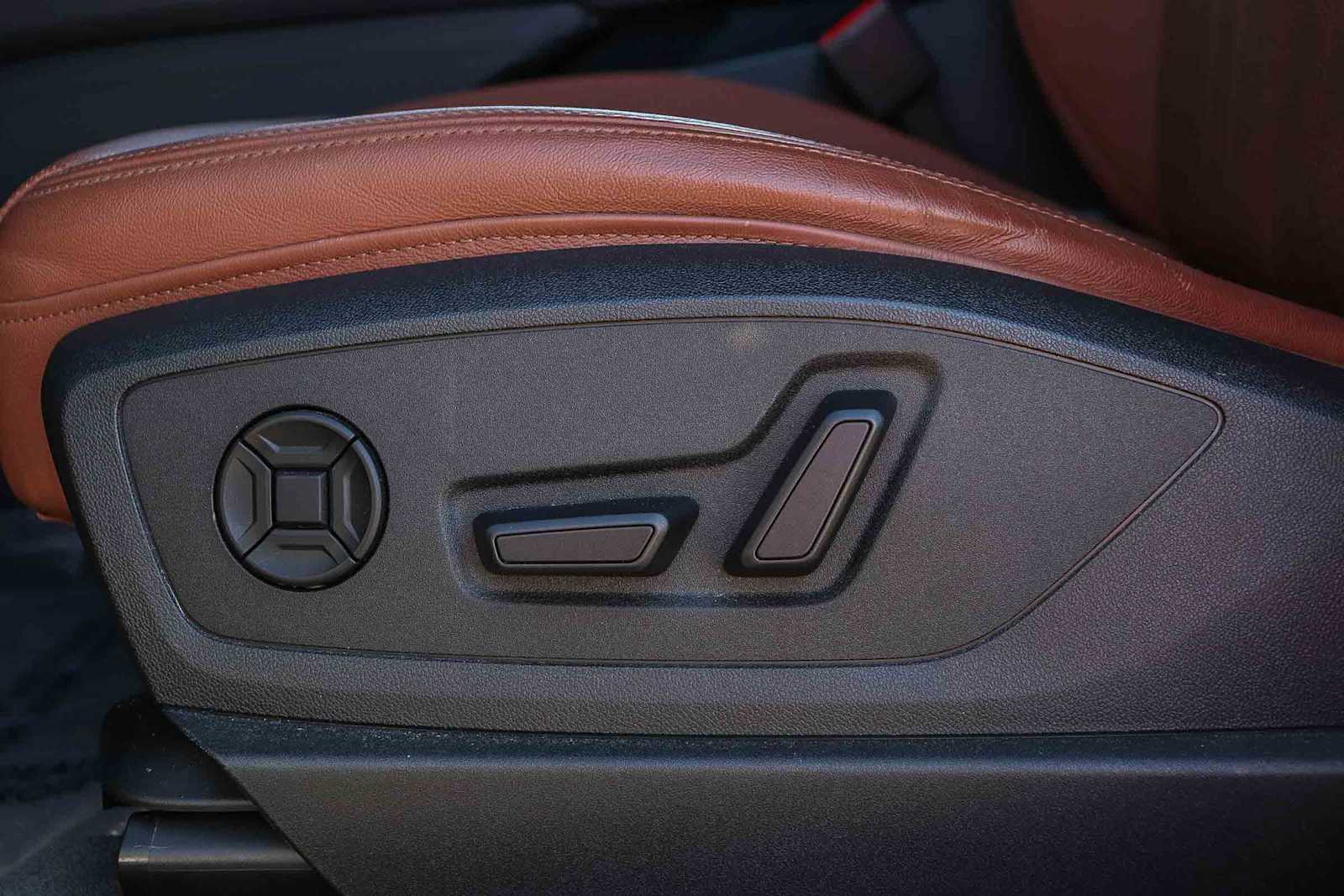 Thumbnail: 2022 Audi e-tron - 27