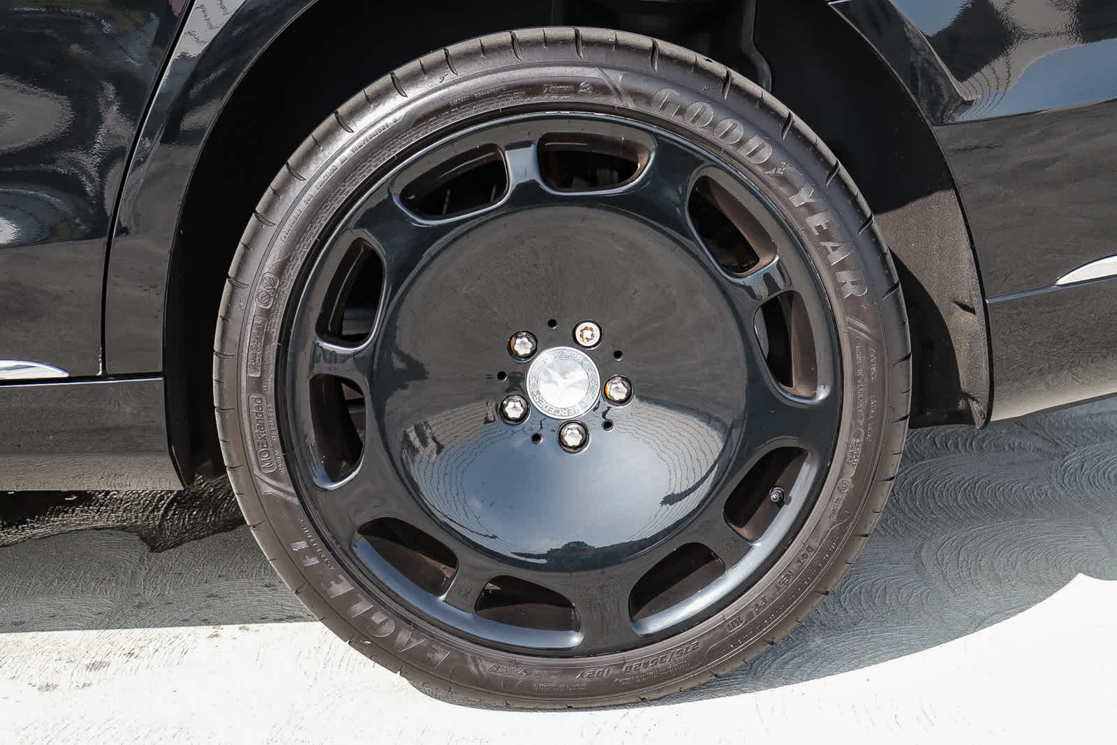 Thumbnail: 2016 Mercedes-Benz S-Class - 15