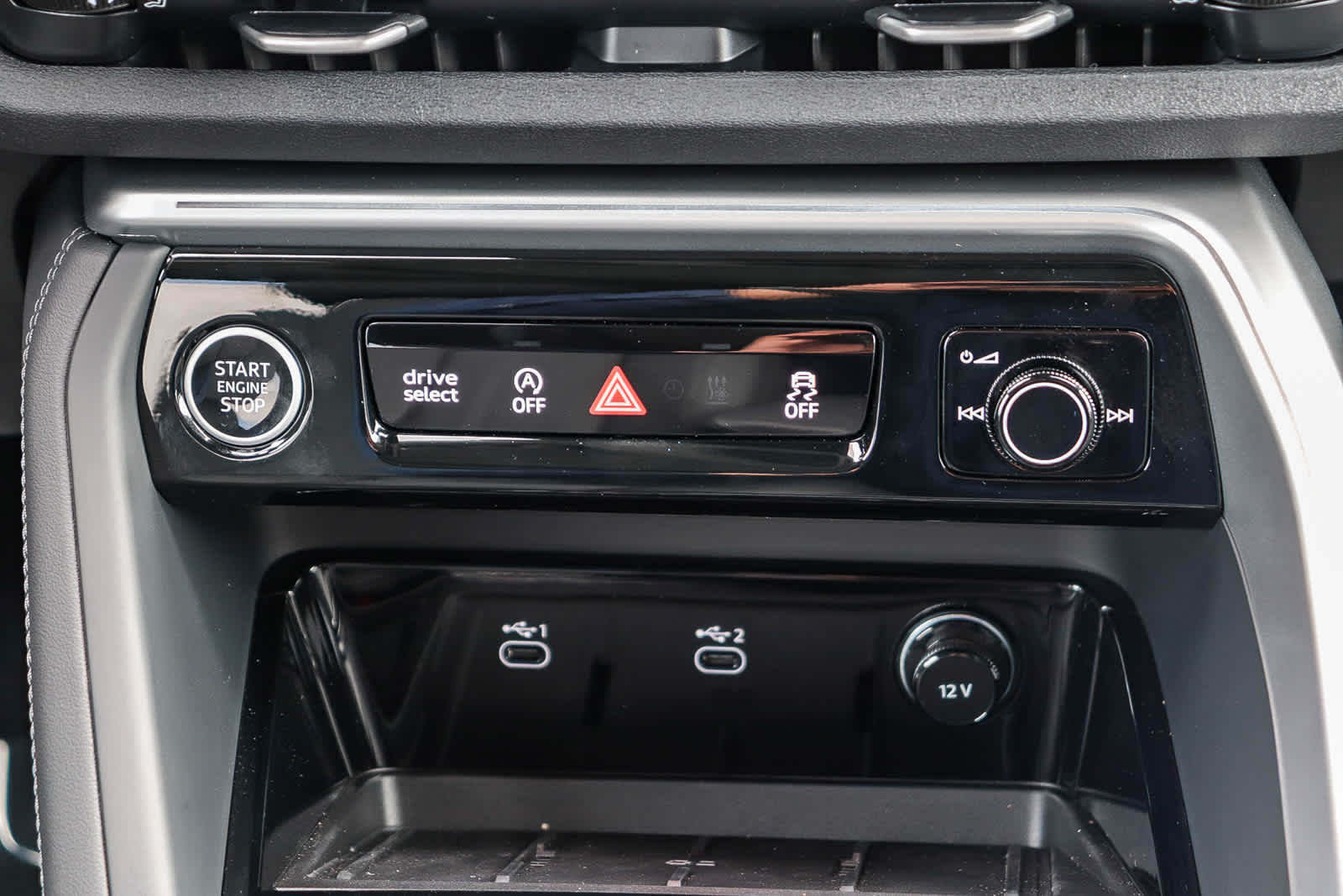 Thumbnail: 2025 Audi Q5 - 16