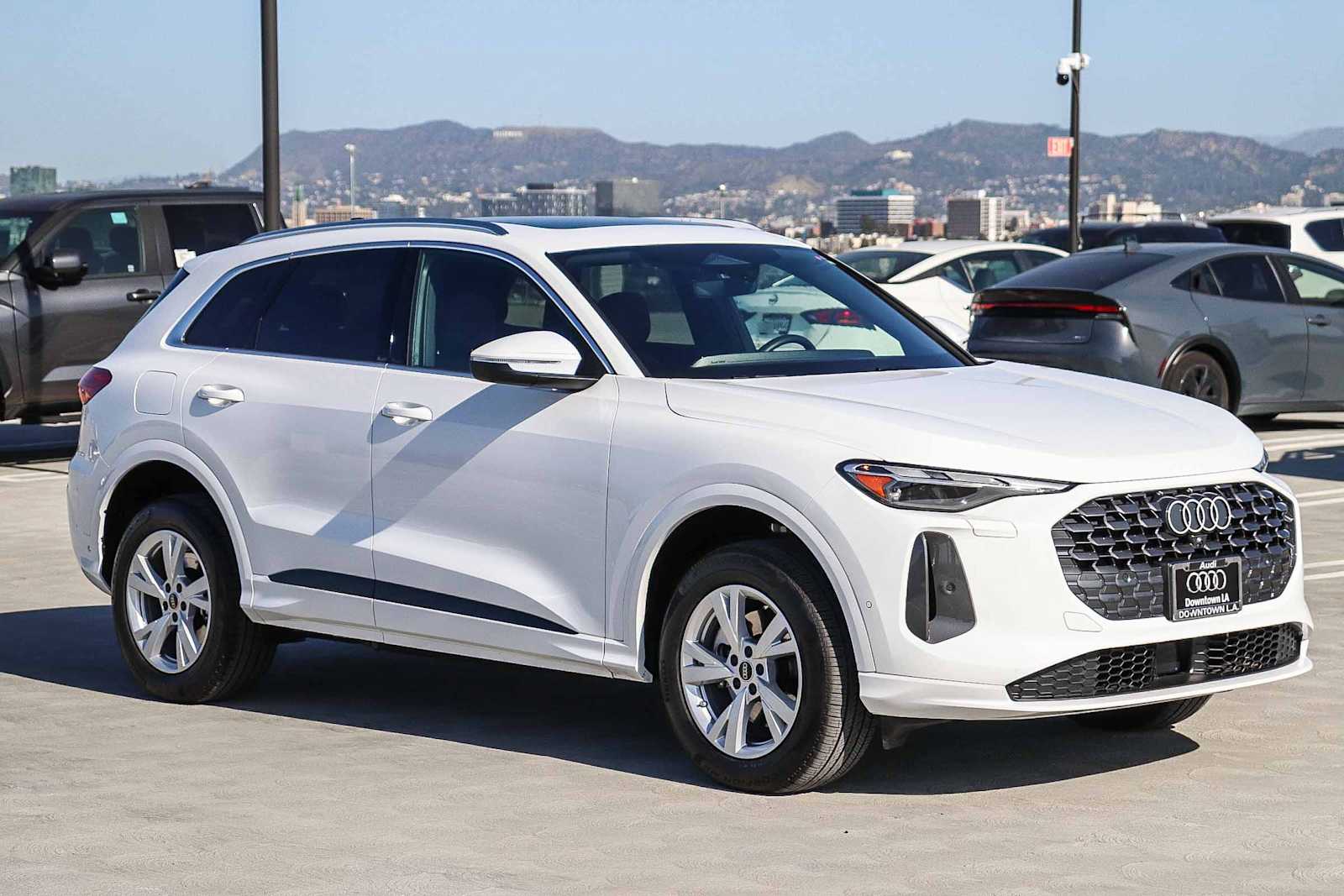 Thumbnail: 2025 Audi Q5 - 3