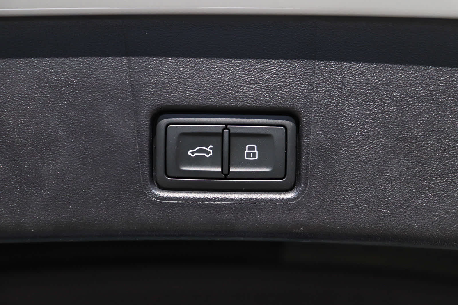 Thumbnail: 2023 Audi Q4 e-tron - 38