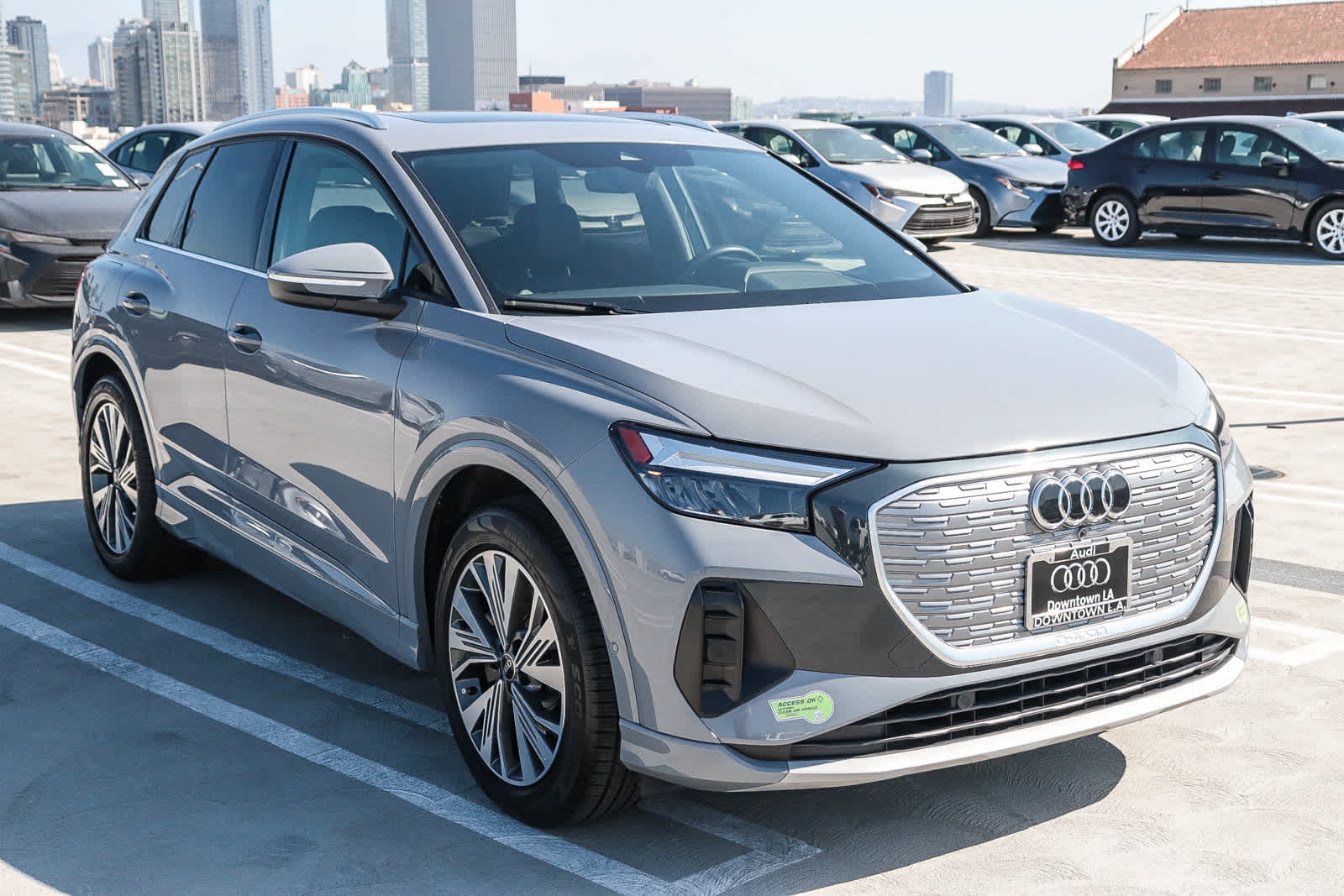 Thumbnail: 2023 Audi Q4 e-tron - 3