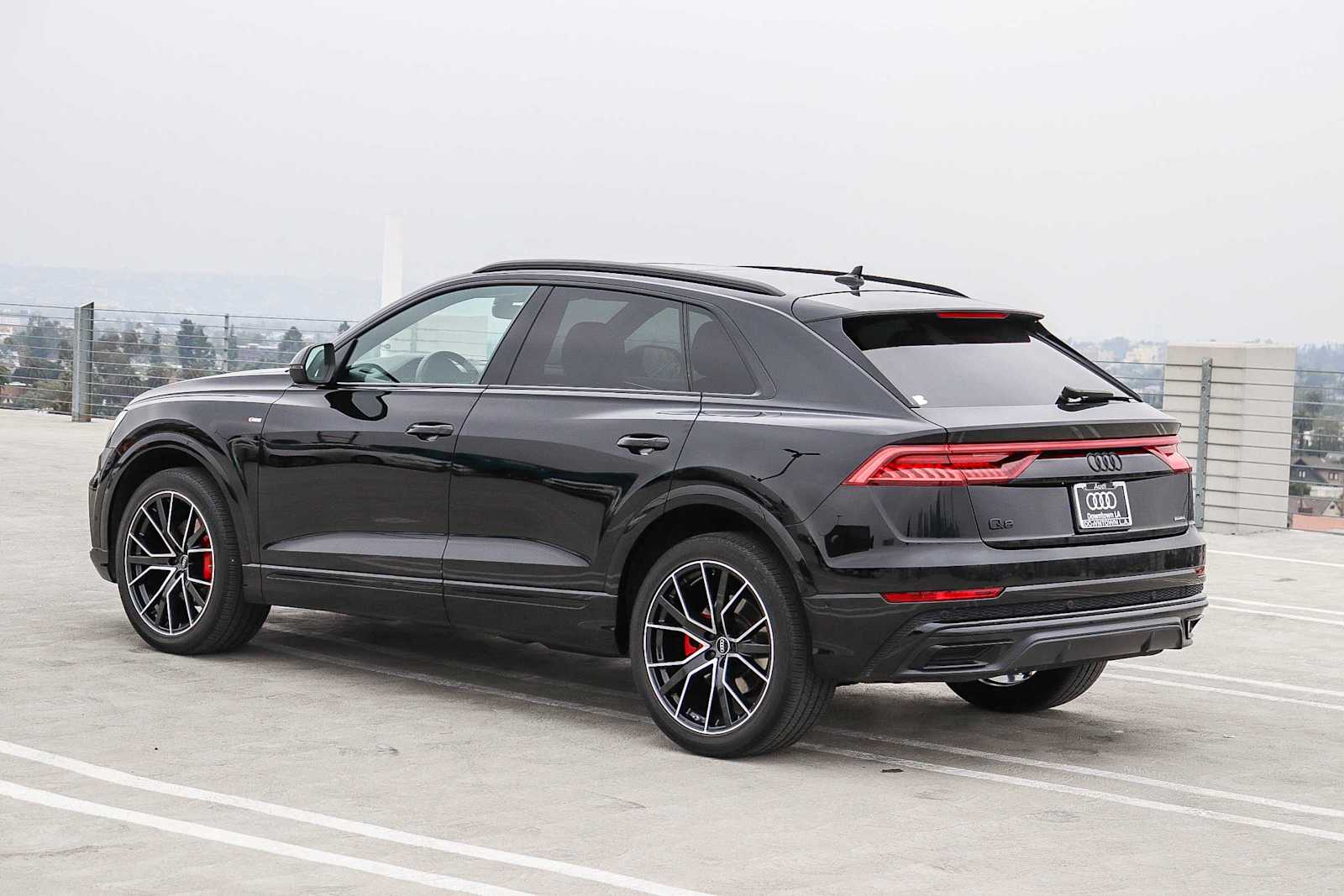 Thumbnail: 2023 Audi Q8 - 6