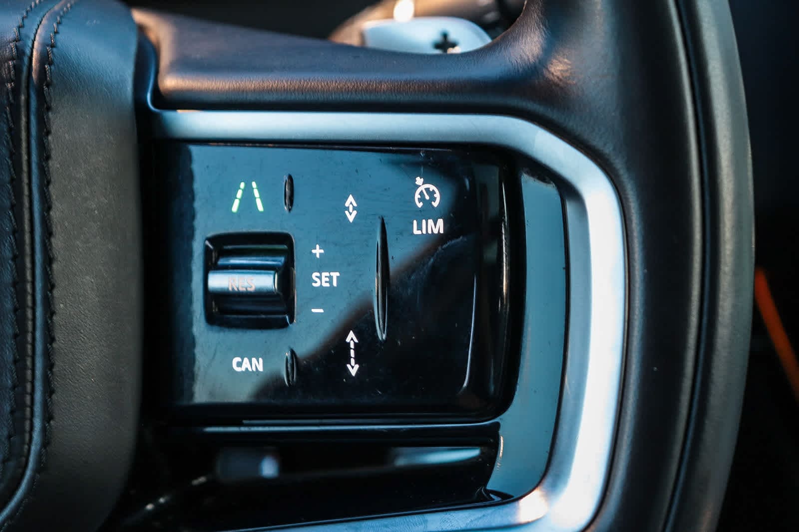 Thumbnail: 2023 Land Rover Range Rover Sport - 21