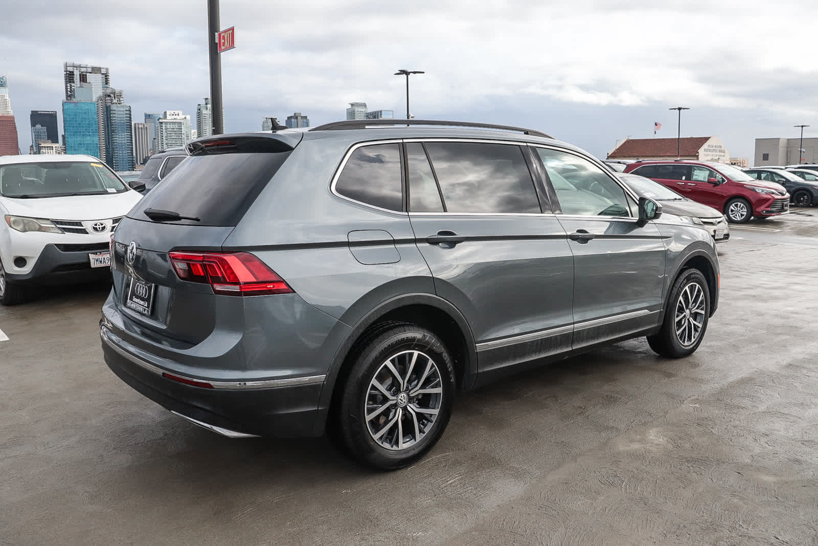Thumbnail: 2020 Volkswagen Tiguan - 7