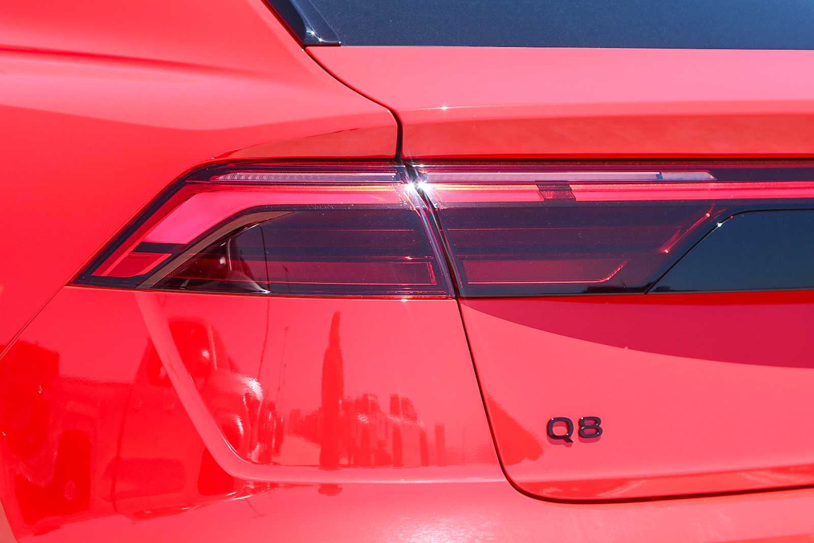 Thumbnail: 2025 Audi Q8 - 8