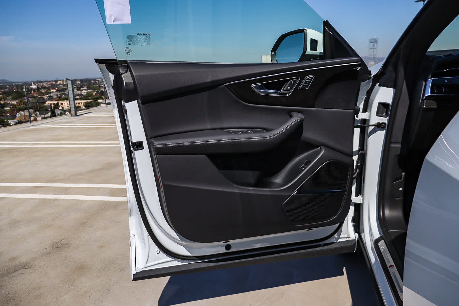 Thumbnail: 2026 Audi Q8 - 29