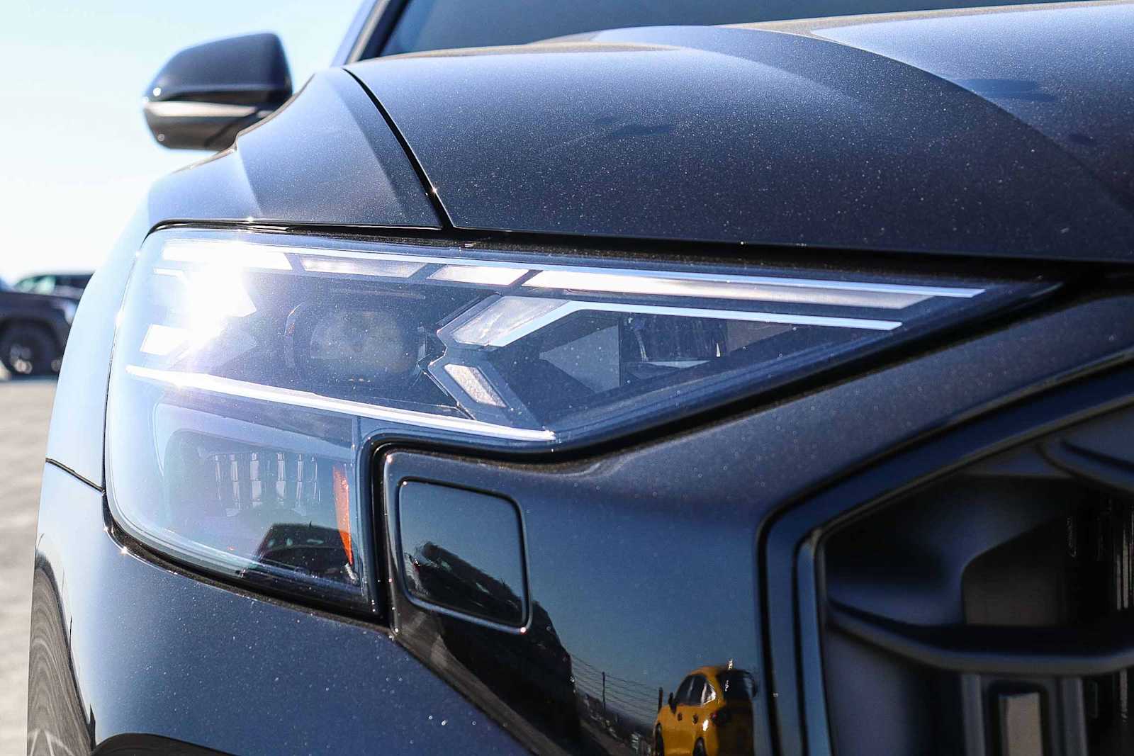 Thumbnail: 2026 Audi Q8 - 9