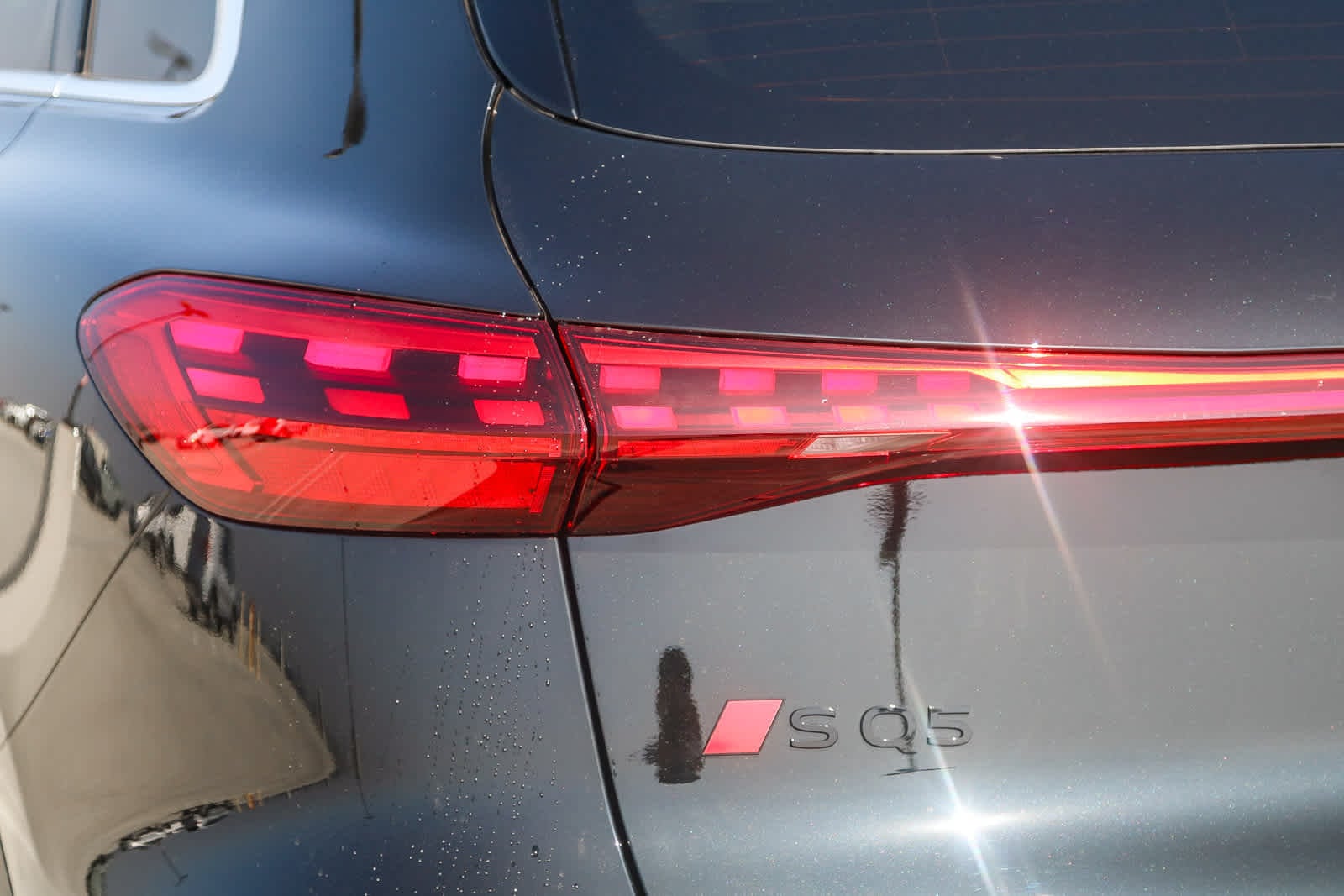 Thumbnail: 2025 Audi SQ5 - 10