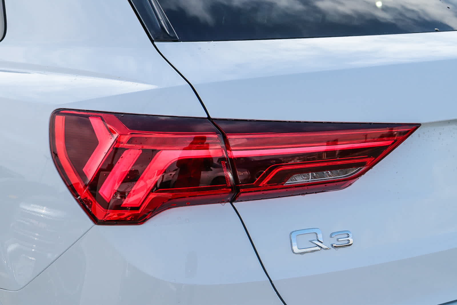 Thumbnail: 2025 Audi Q3 - 12