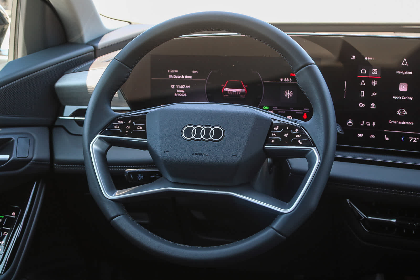 Thumbnail: 2025 Audi Q6 e-tron - 15