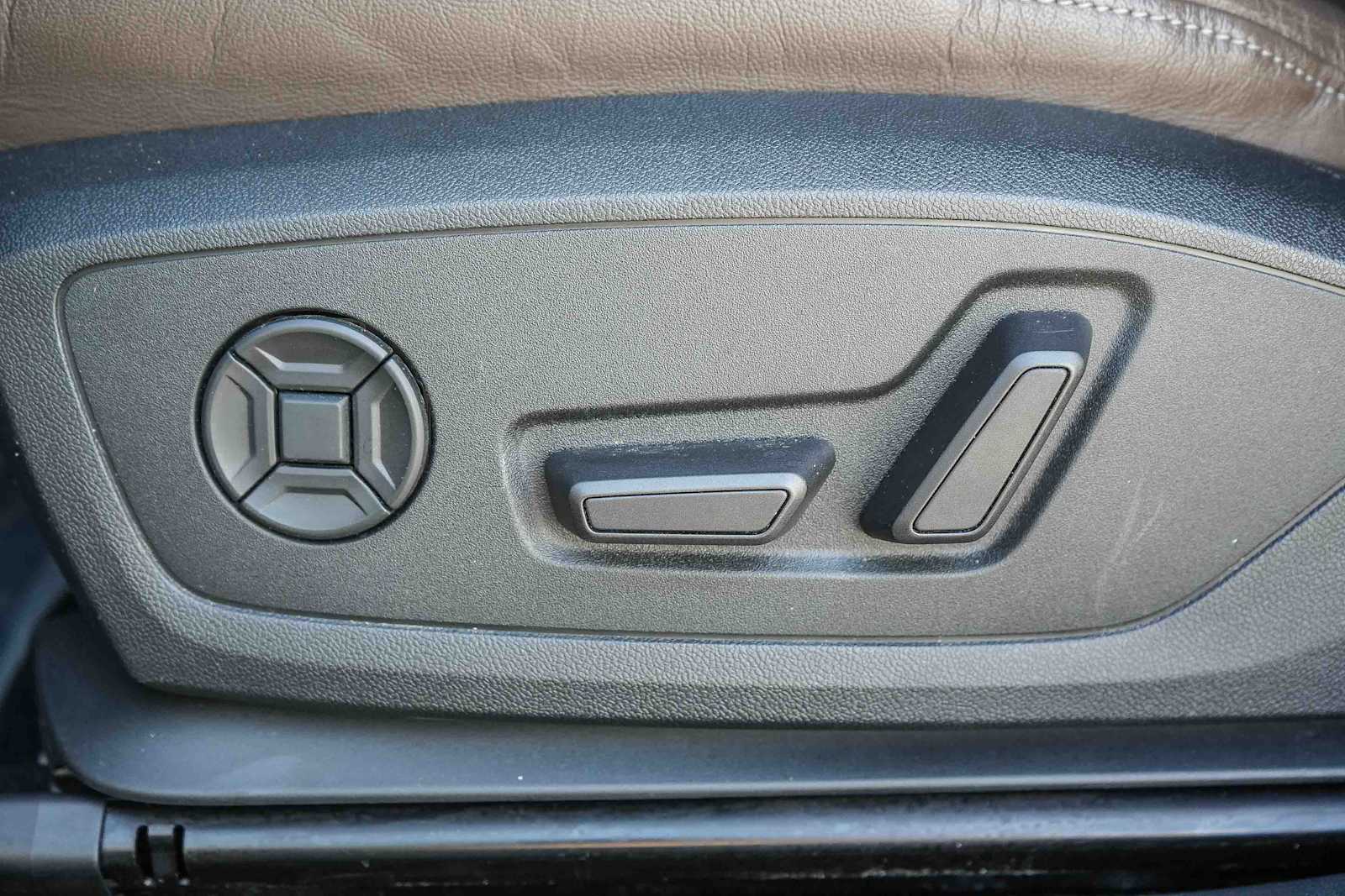 Thumbnail: 2023 Audi Q4 e-tron - 28