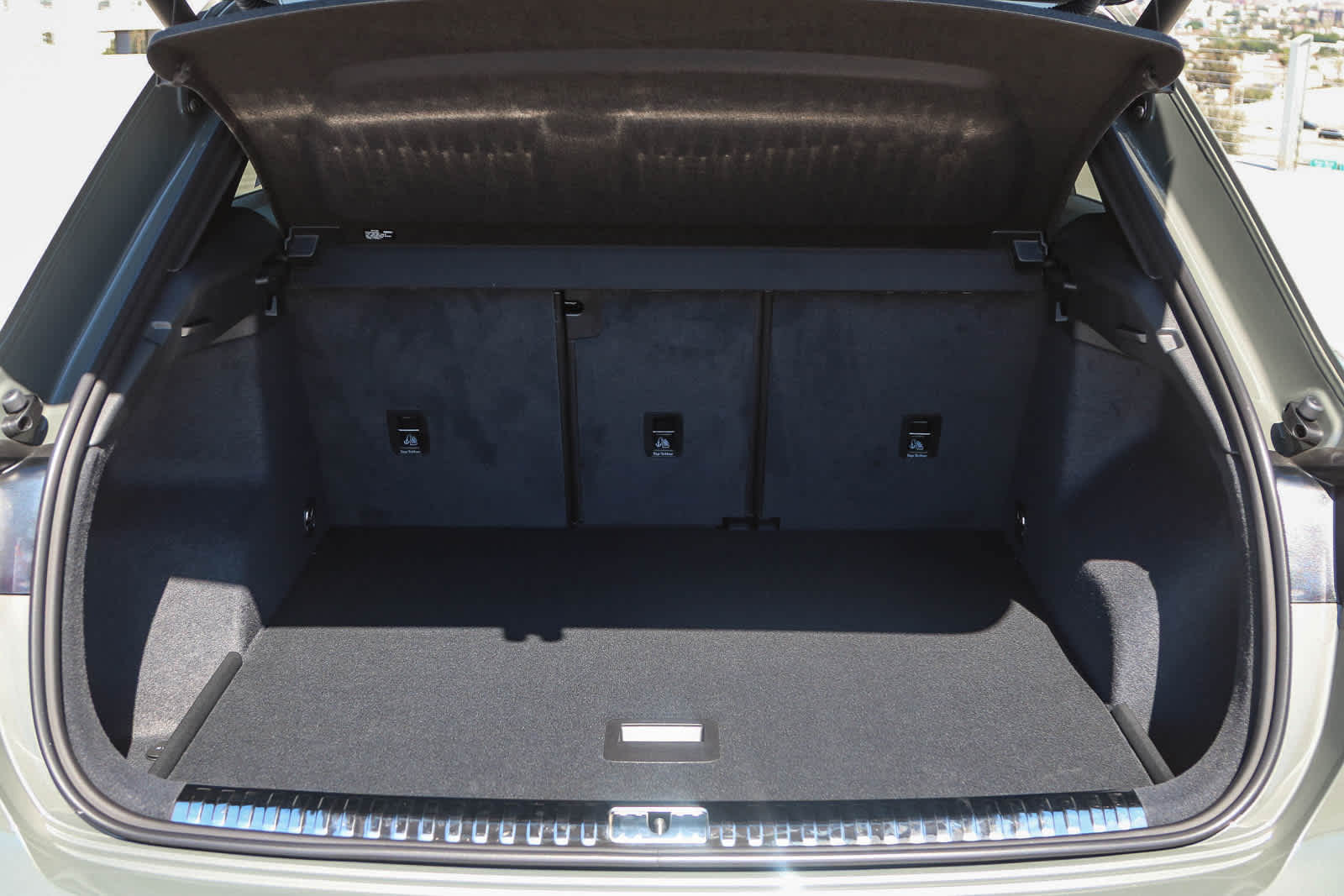 Thumbnail: 2025 Audi Q3 - 44