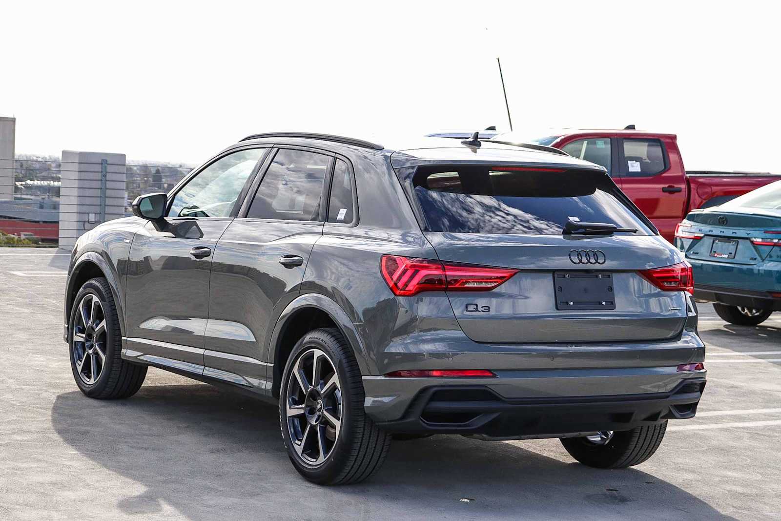 Thumbnail: 2025 Audi Q3 - 6