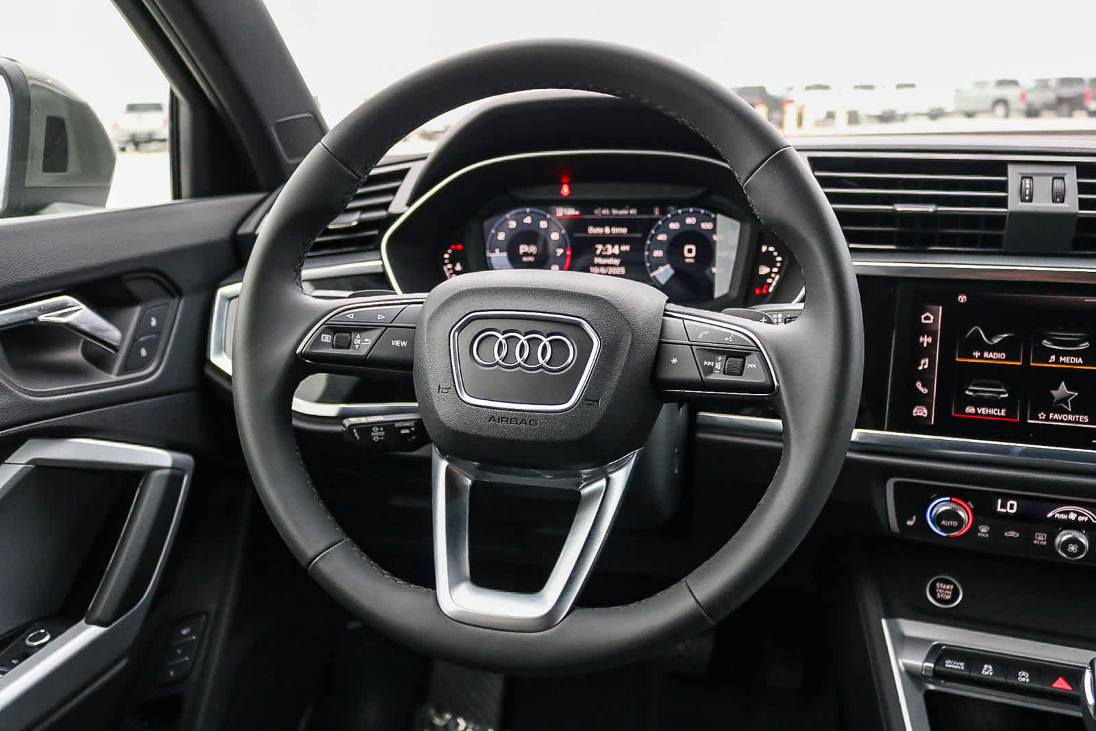 Thumbnail: 2025 Audi Q3 - 21