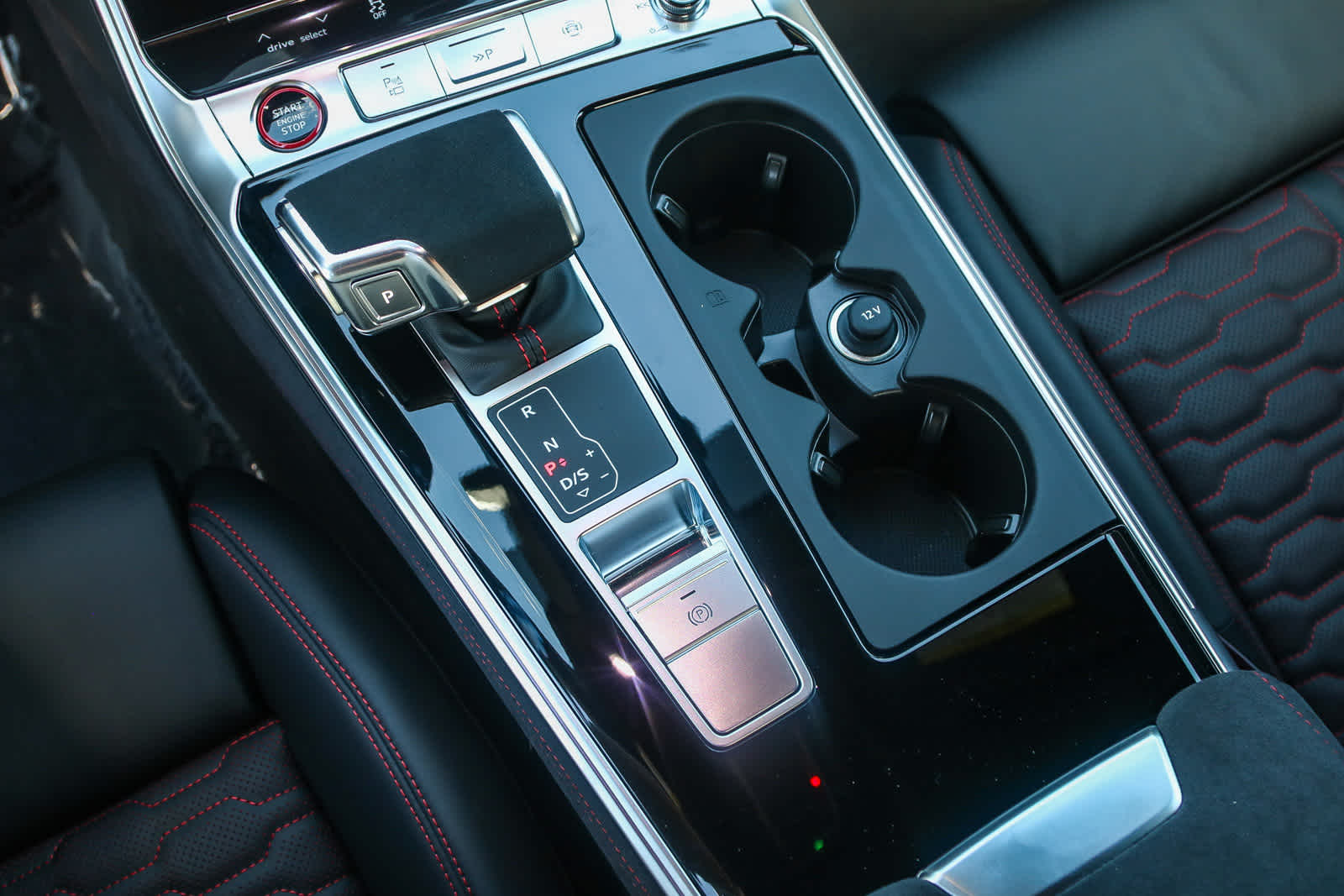 Thumbnail: 2026 Audi RS 7 - 27