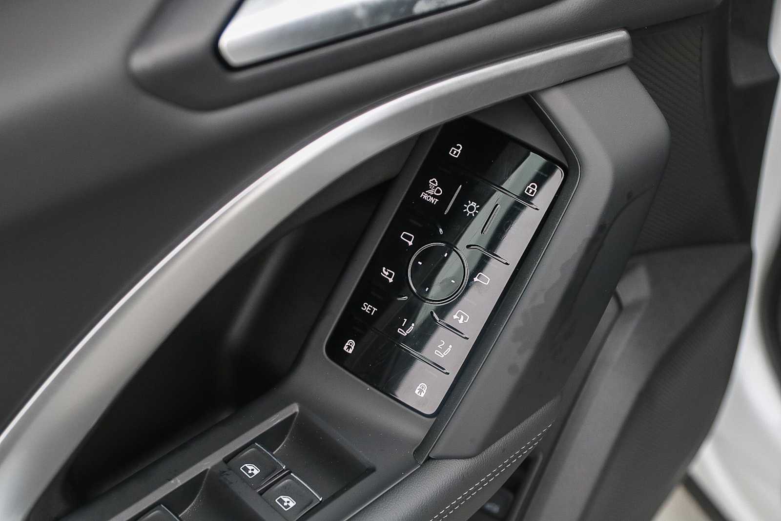 Thumbnail: 2025 Audi Q5 - 25