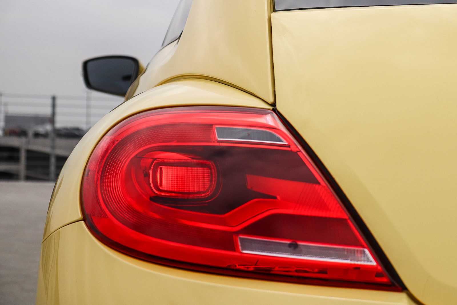 Thumbnail: 2012 Volkswagen Beetle - 12