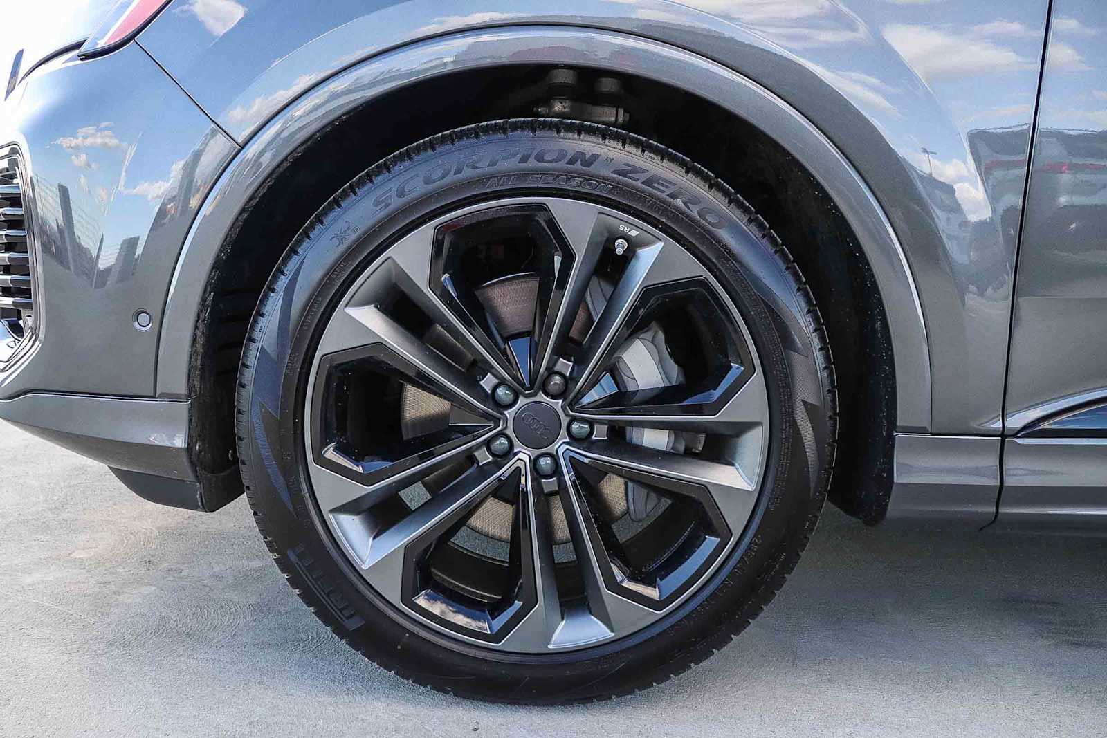 Thumbnail: 2026 Audi Q7 - 14