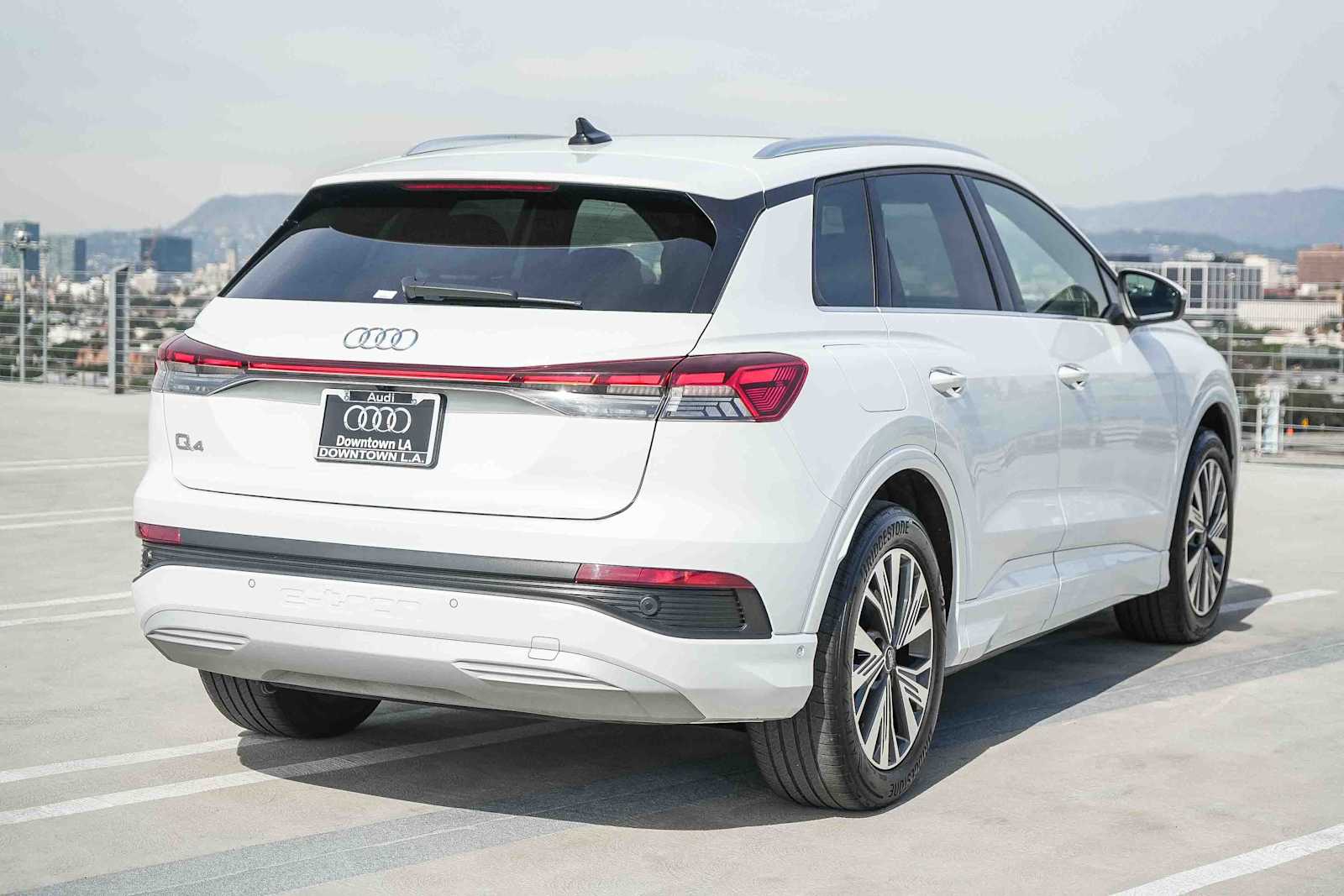 Thumbnail: 2023 Audi Q4 e-tron - 7