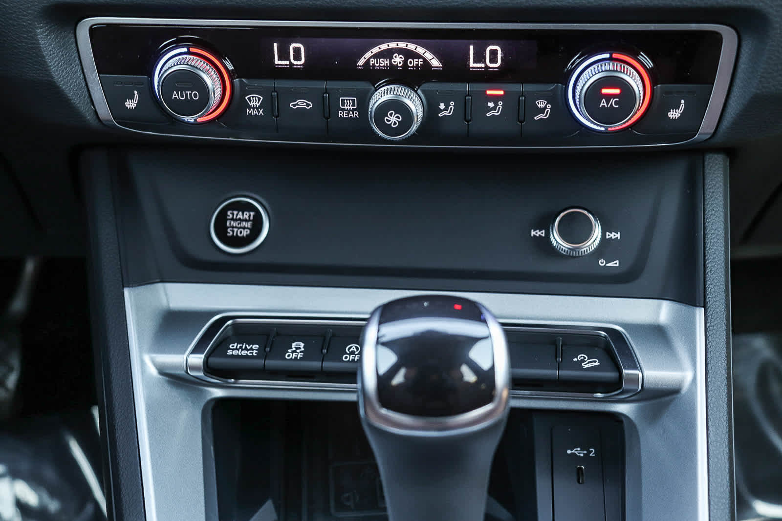 Thumbnail: 2025 Audi Q3 - 18