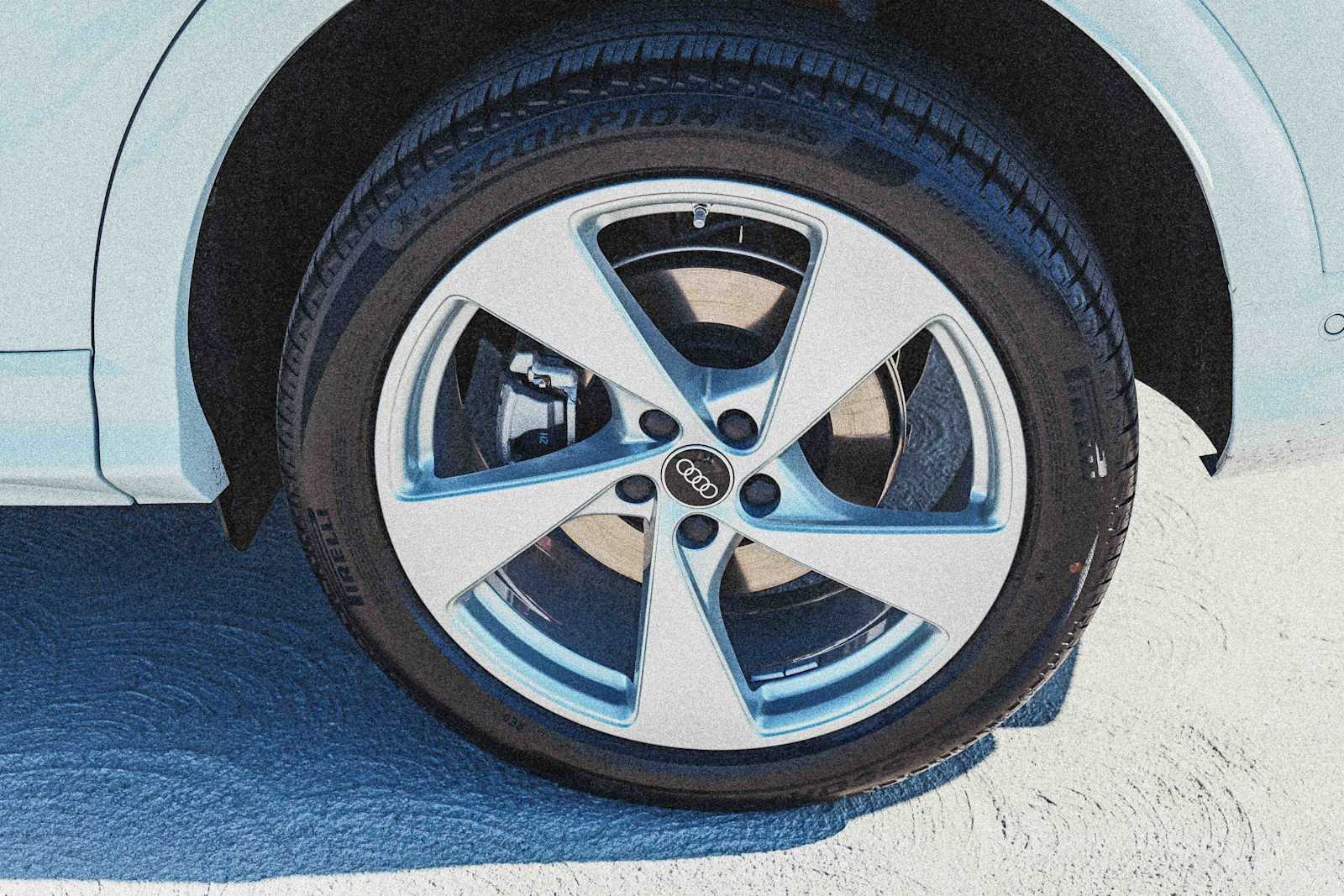 Thumbnail: 2025 Audi Q5 - 13