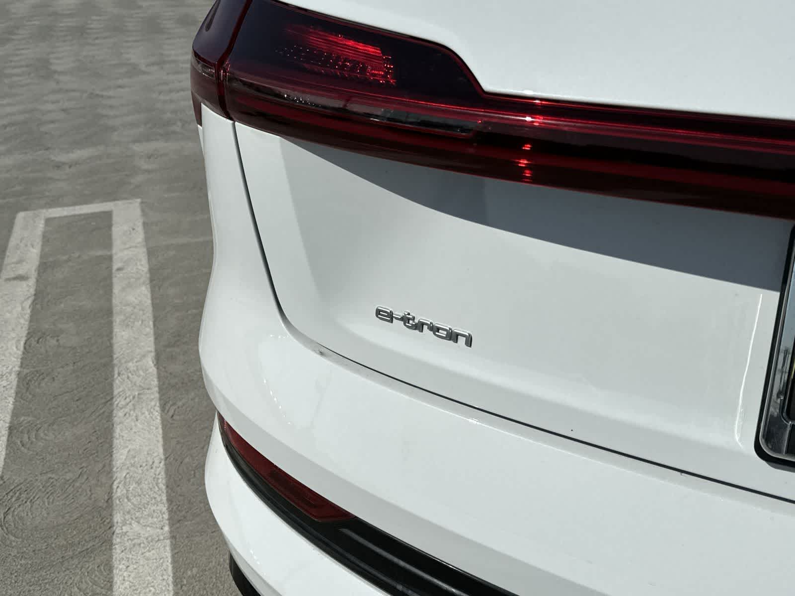 2021 Audi e-tron Premium 6