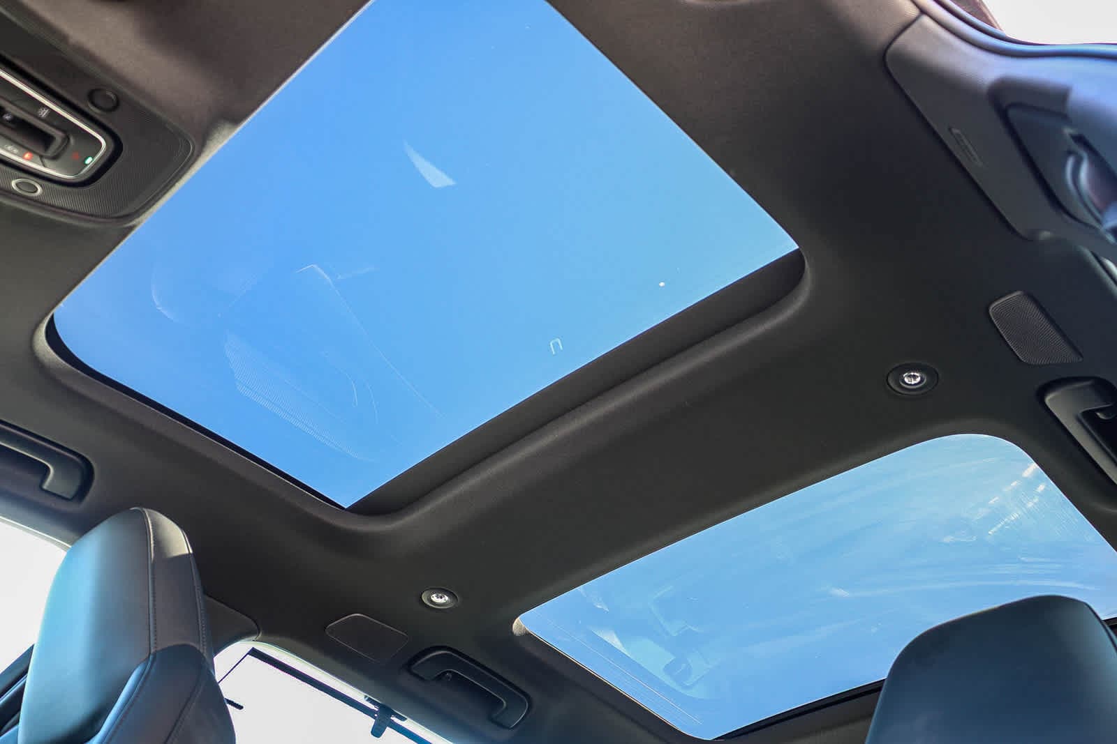 Thumbnail: 2025 Audi RS 6 - 39