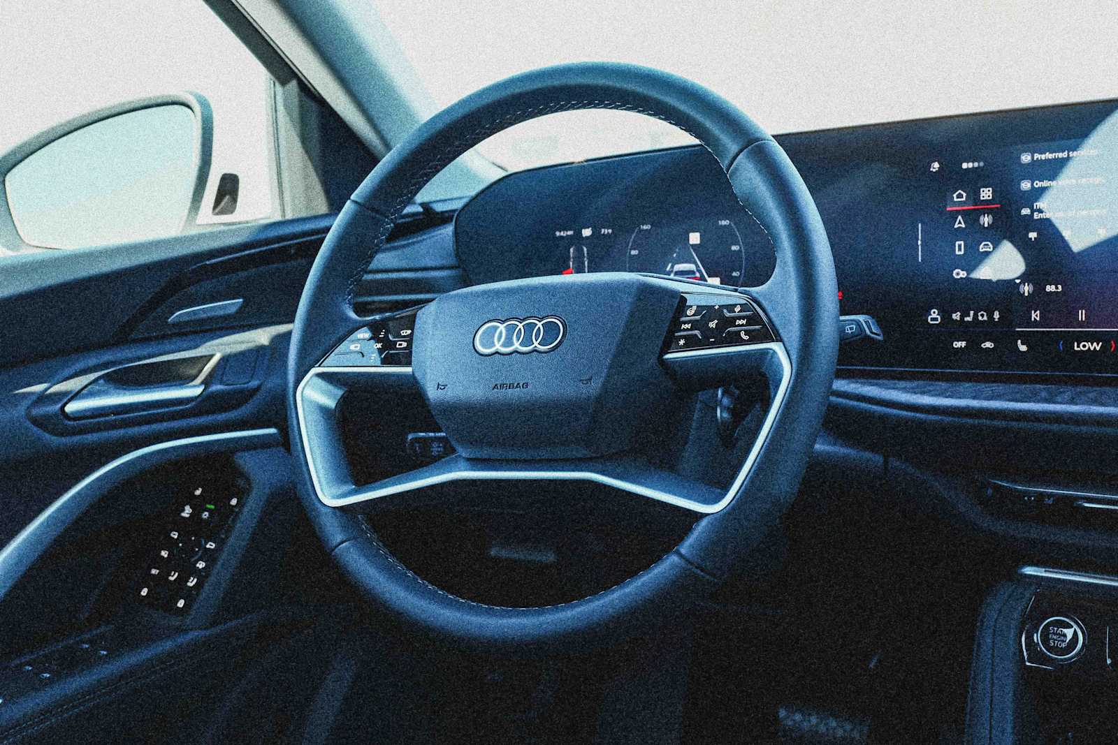 Thumbnail: 2025 Audi Q5 - 17