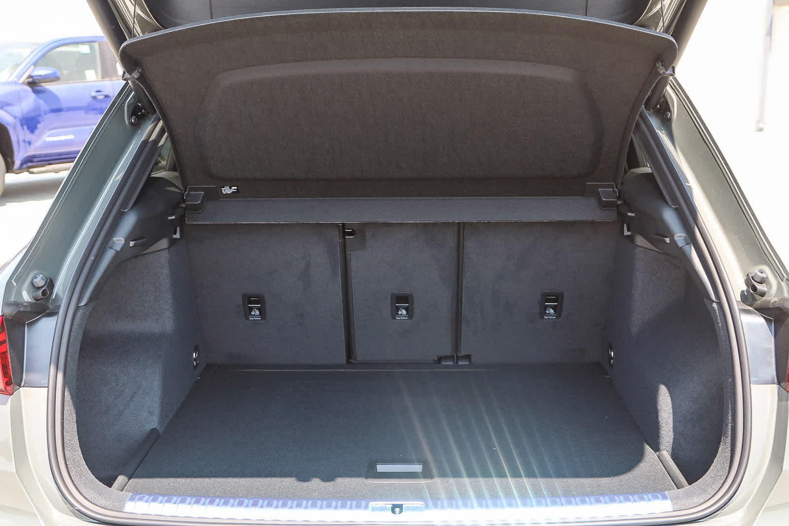 Thumbnail: 2025 Audi Q3 - 25