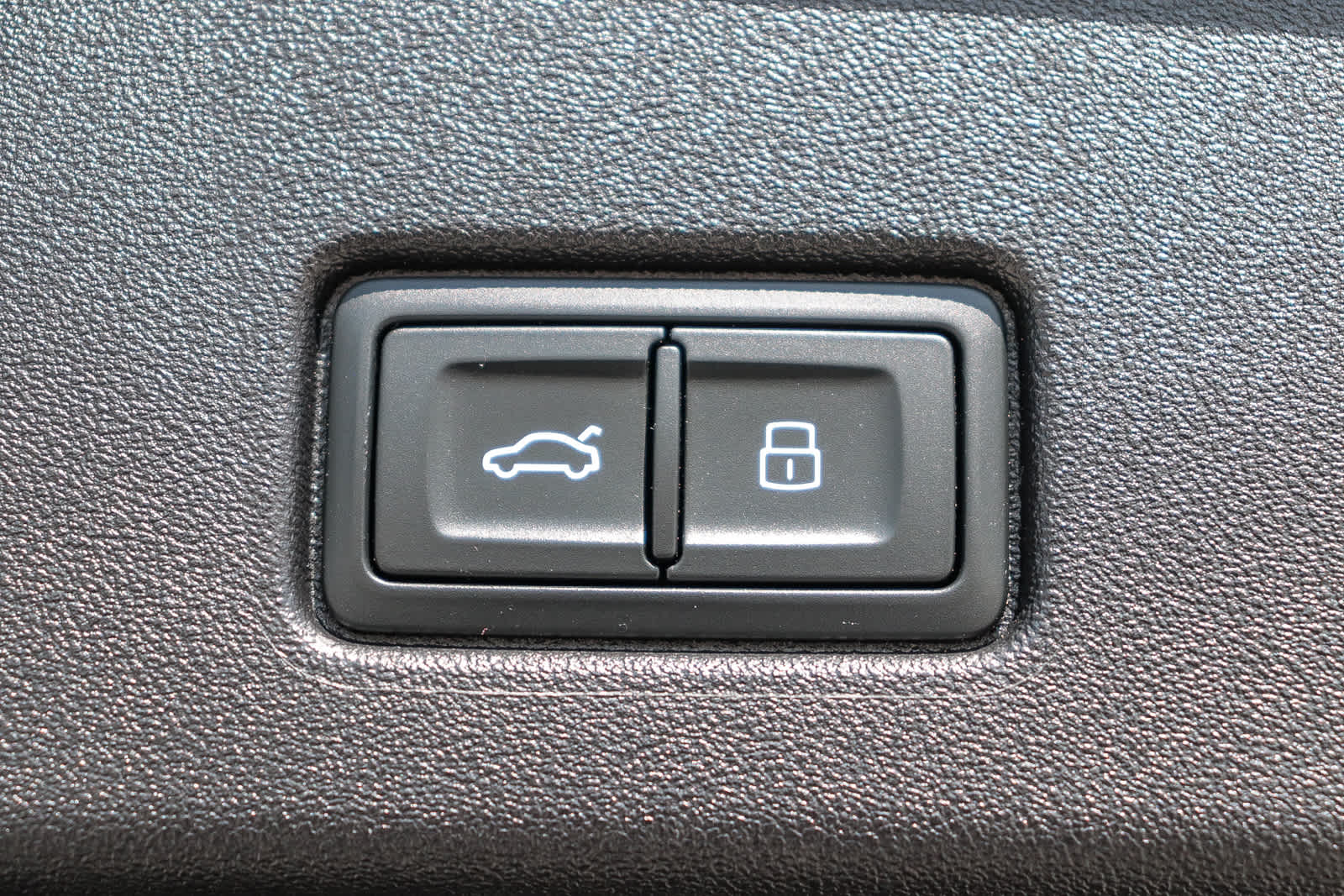 Thumbnail: 2023 Audi Q4 e-tron - 43