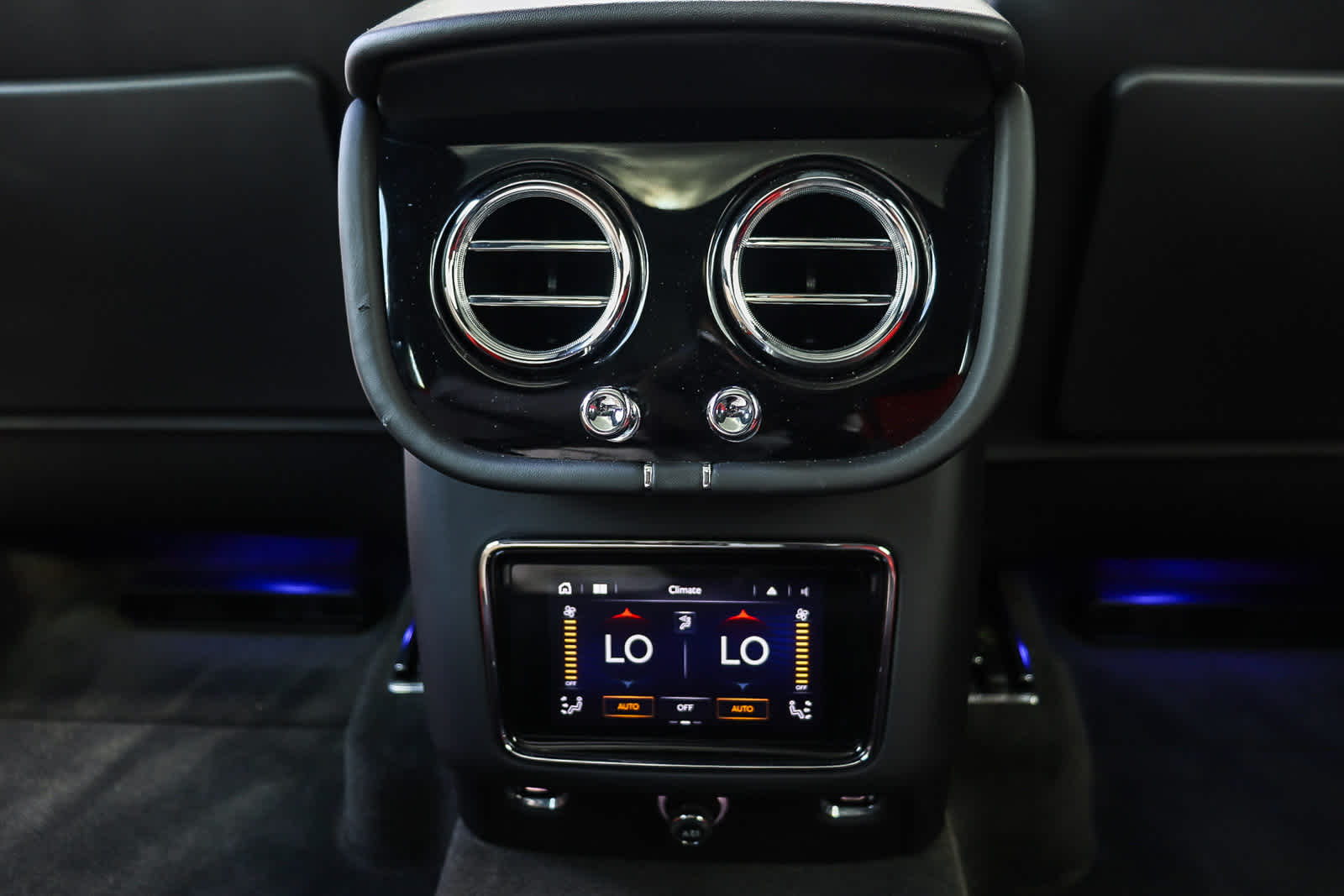 Thumbnail: 2021 Bentley Bentayga - 27