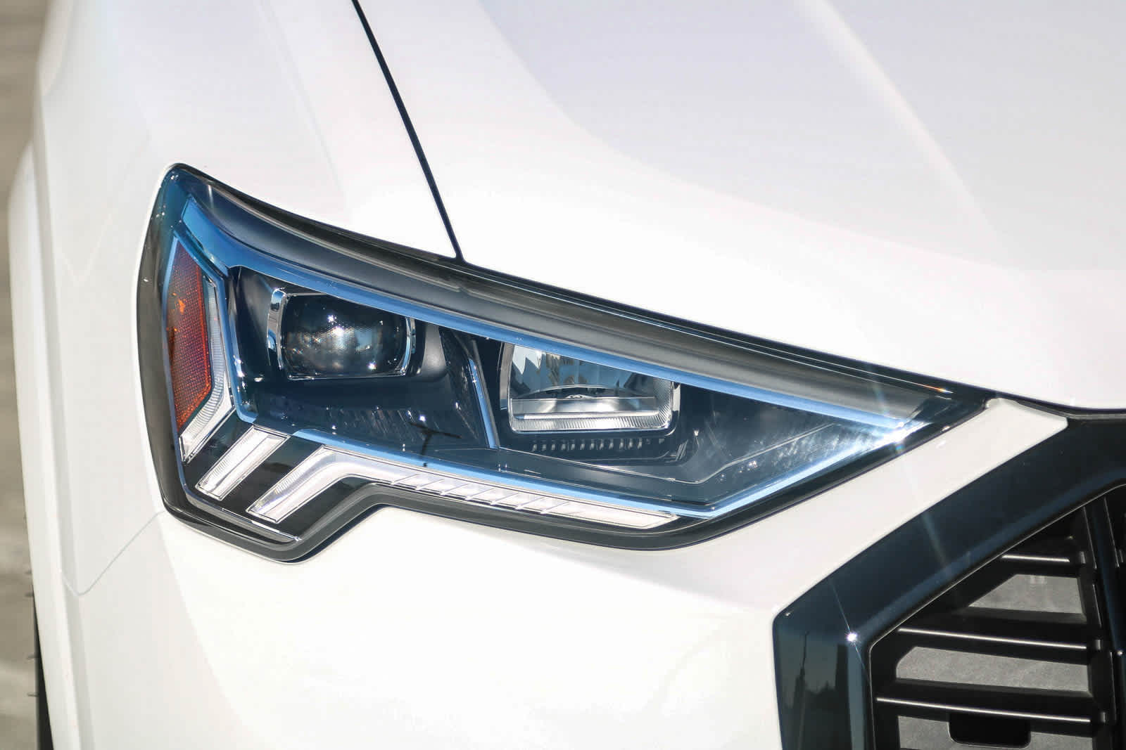 Thumbnail: 2025 Audi Q3 - 4