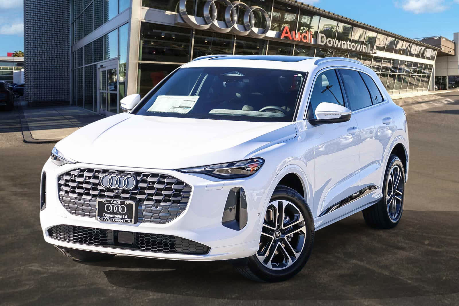 2025 Audi New Q5 Premium's photo