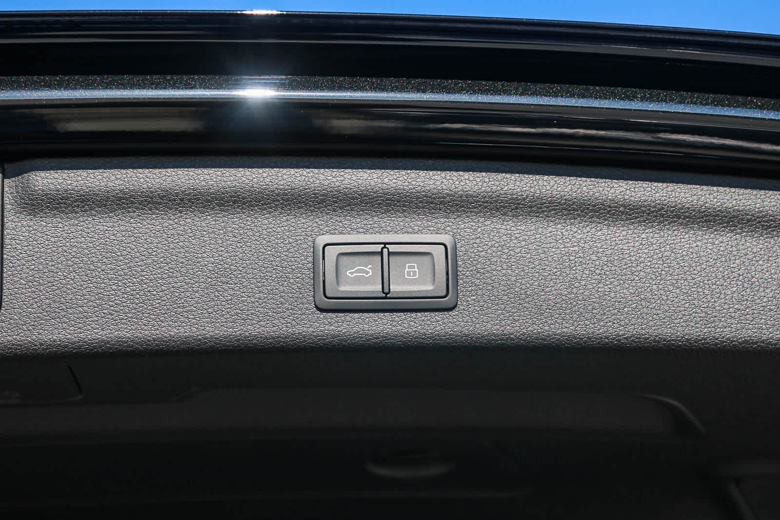 Thumbnail: 2025 Audi Q3 - 42