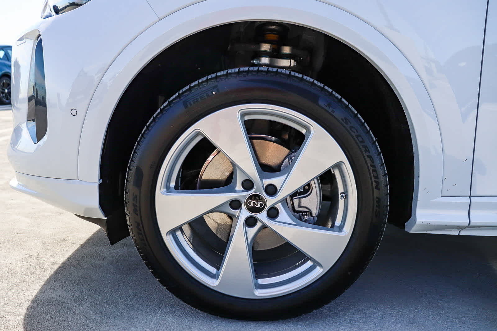 Thumbnail: 2025 Audi Q5 - 13