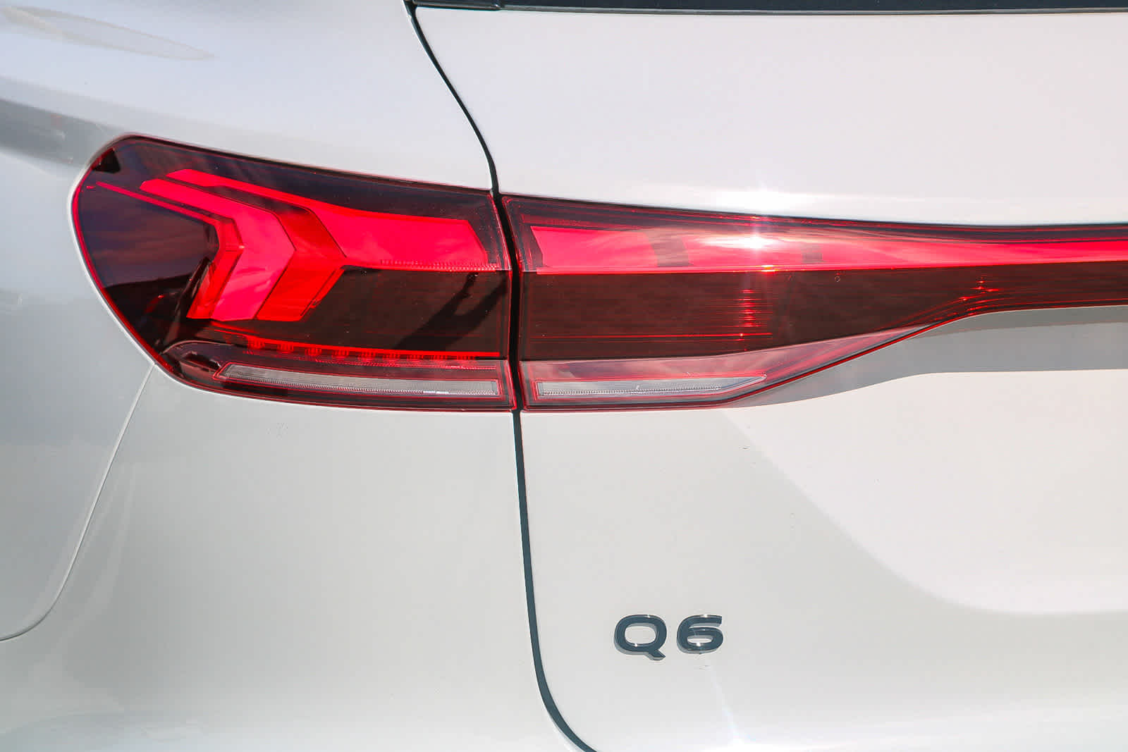 Thumbnail: 2025 Audi Q6 e-tron - 9