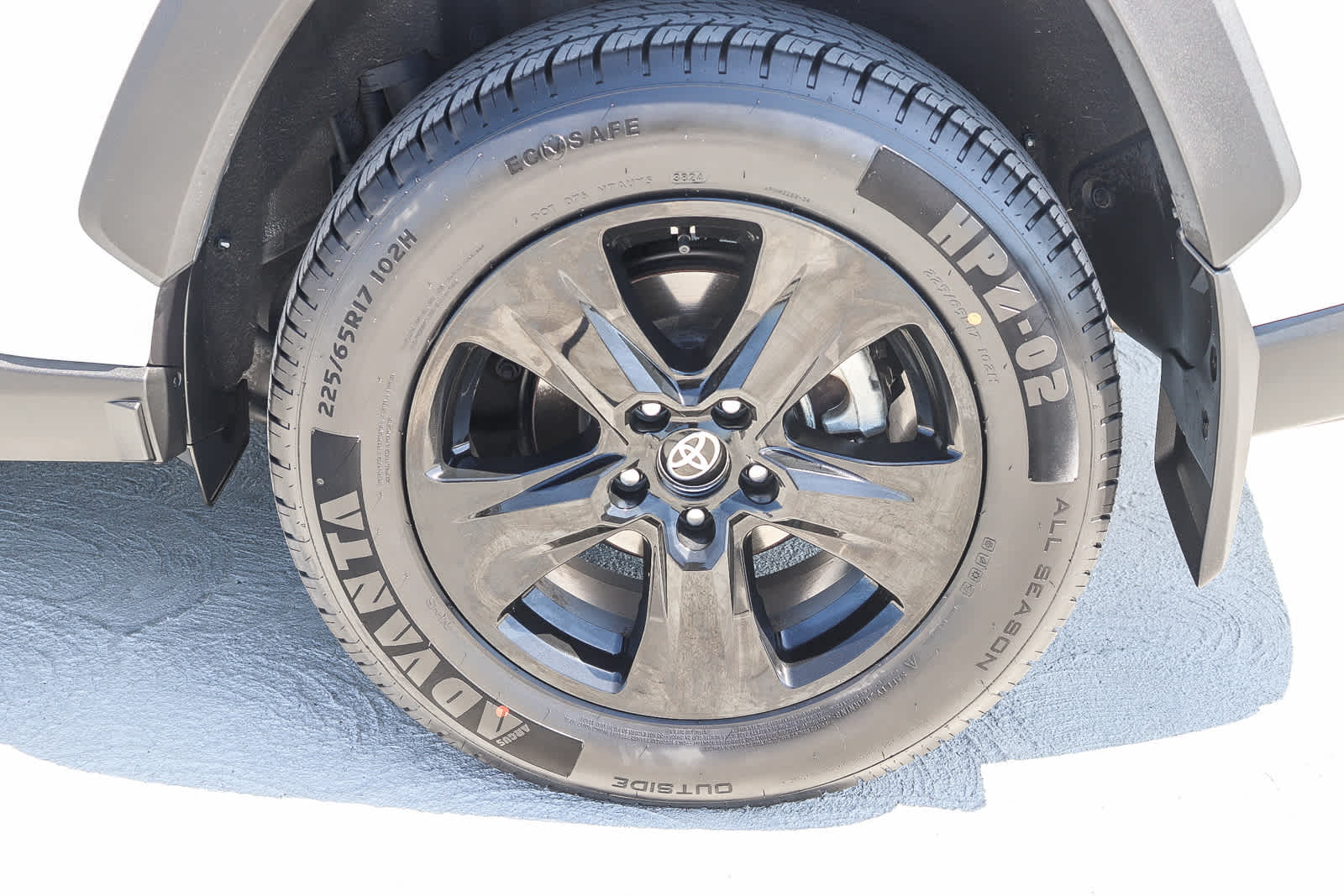 Thumbnail: 2021 Toyota RAV4 - 12