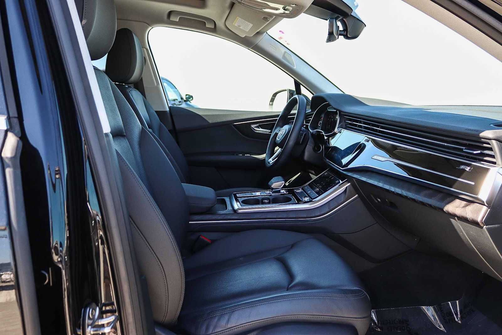 Thumbnail: 2022 Audi Q7 - 22